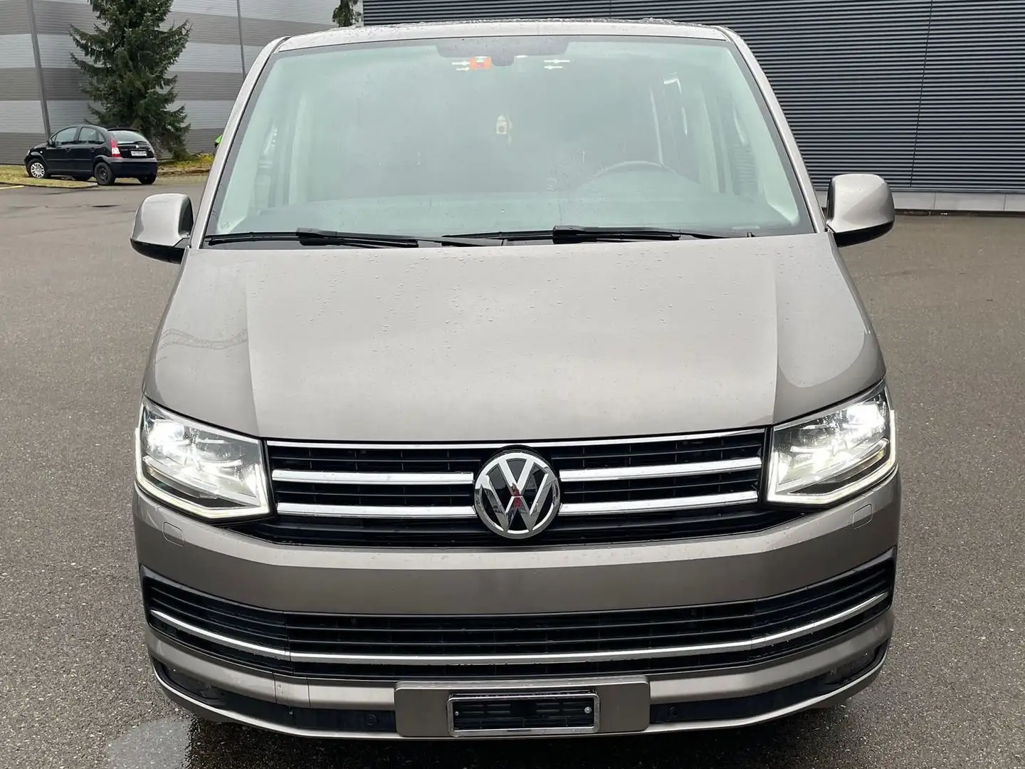 Volkswagen T6 Multivan Multivan Edition 2,0 TDI 4Motion DSG Edition Beige - 2