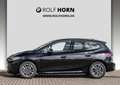 BMW 218 i Active Tourer M Sport el Sitze SHZ AHK RFK Zwart - thumbnail 6