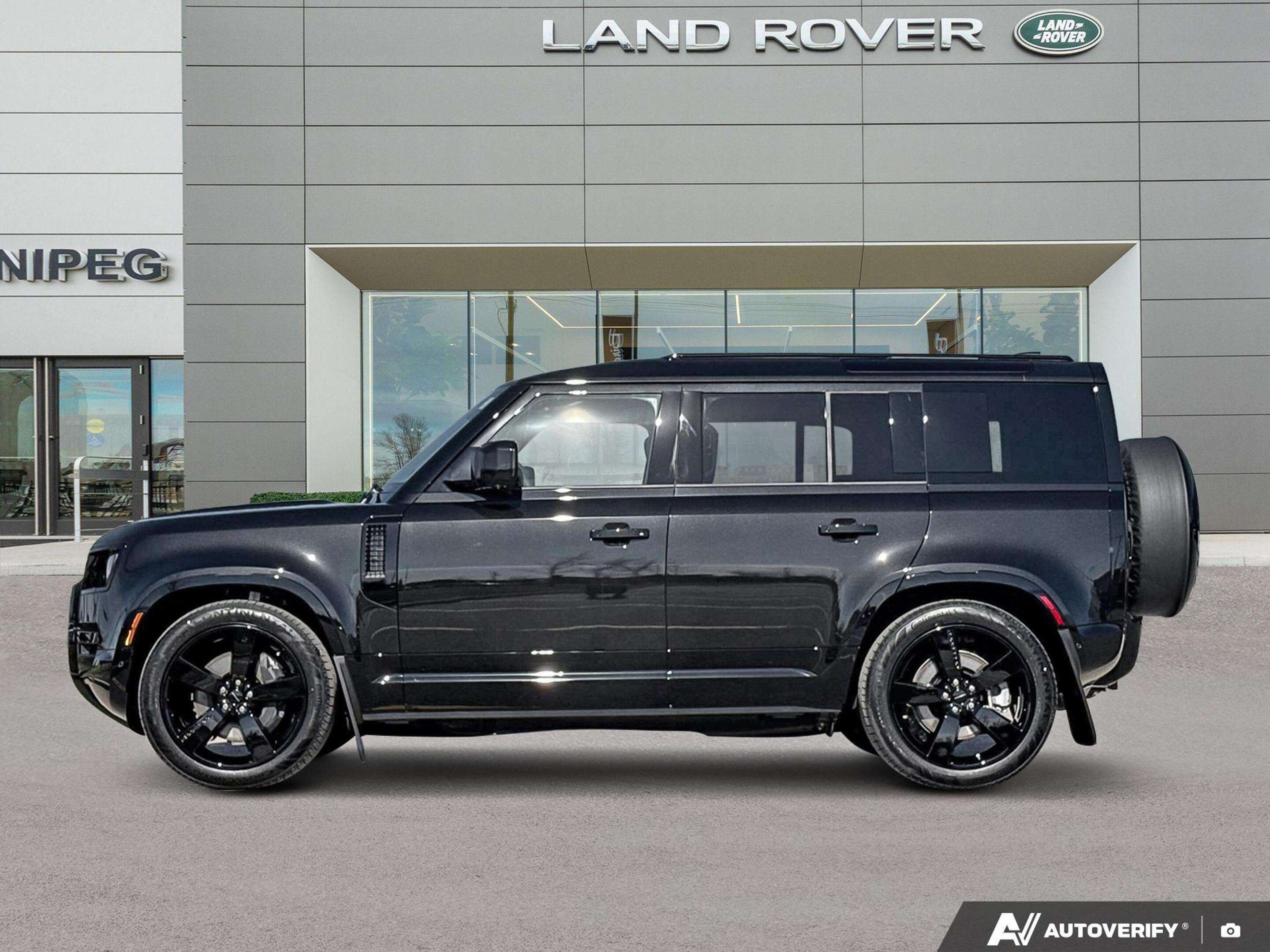 2026 Land Rover Defender 110 P400 X-Dynamic SE alt 4