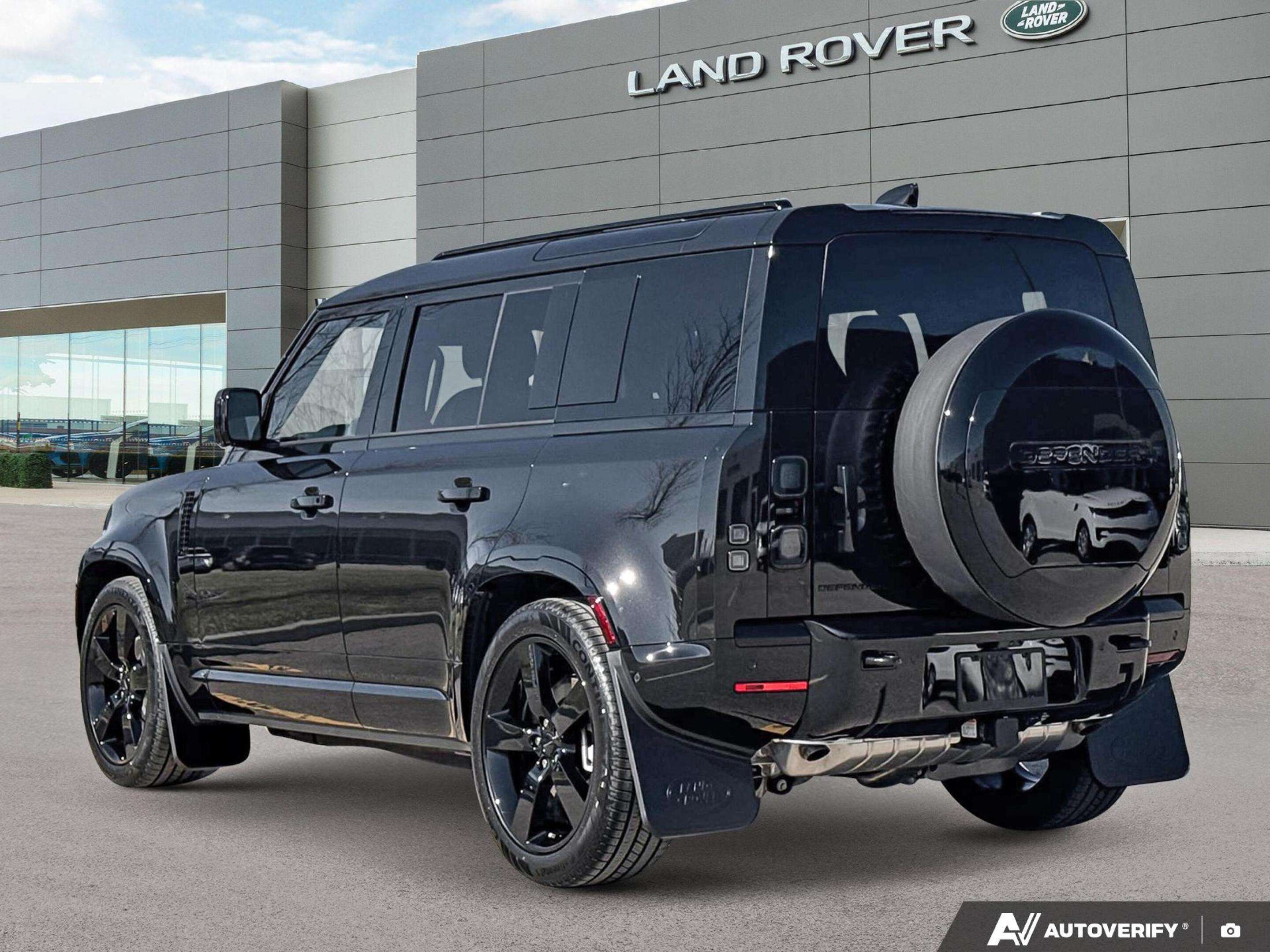 2026 Land Rover Defender 110 P400 X-Dynamic SE alt 5