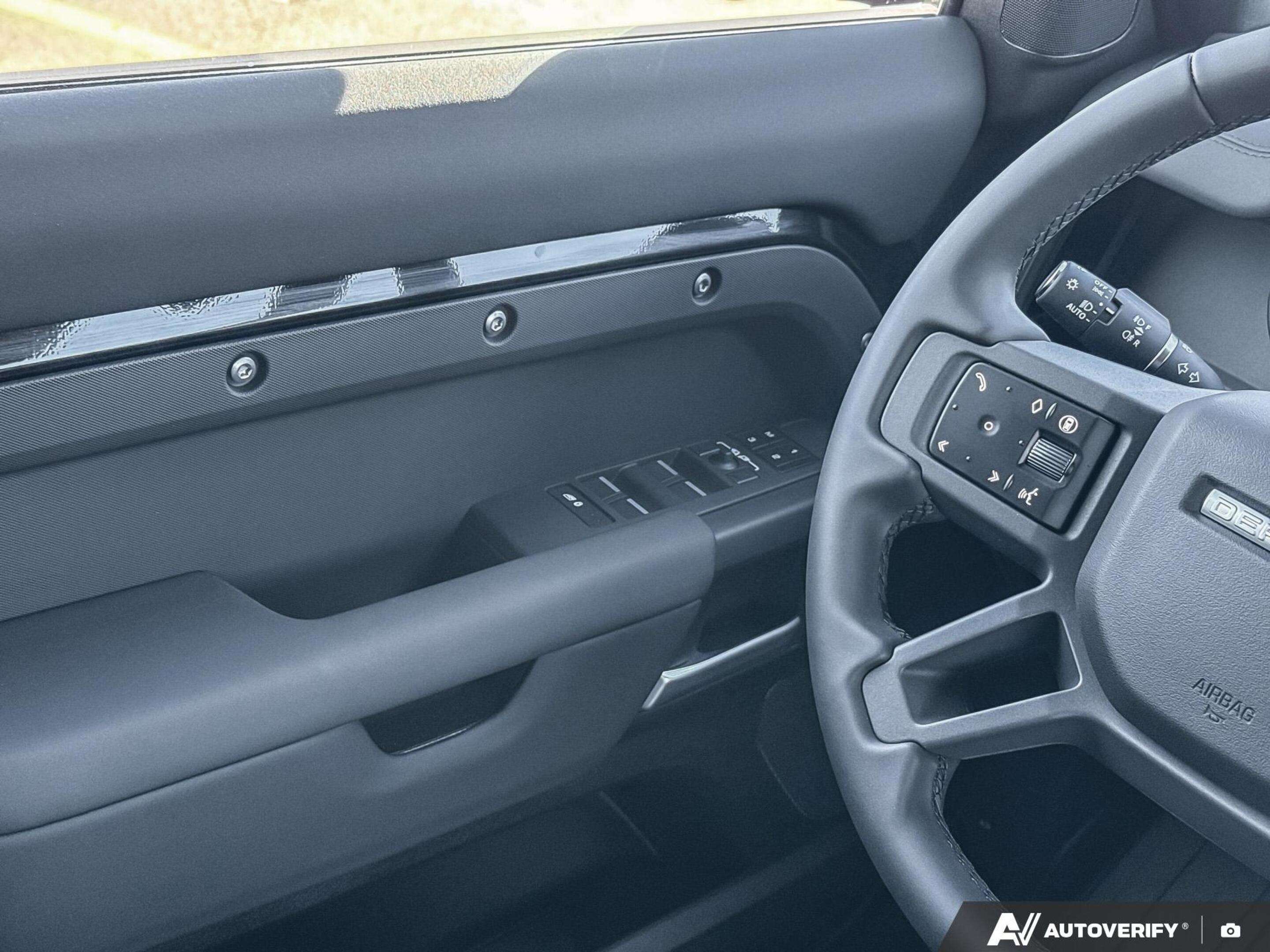 2026 Land Rover Defender 110 P400 X-Dynamic SE thumb 18