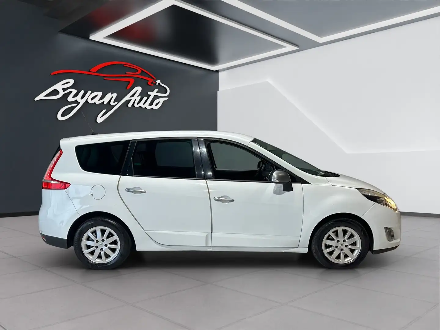 Renault Scenic 1.5 dci LUXE 110cv 7POSTI White - 1