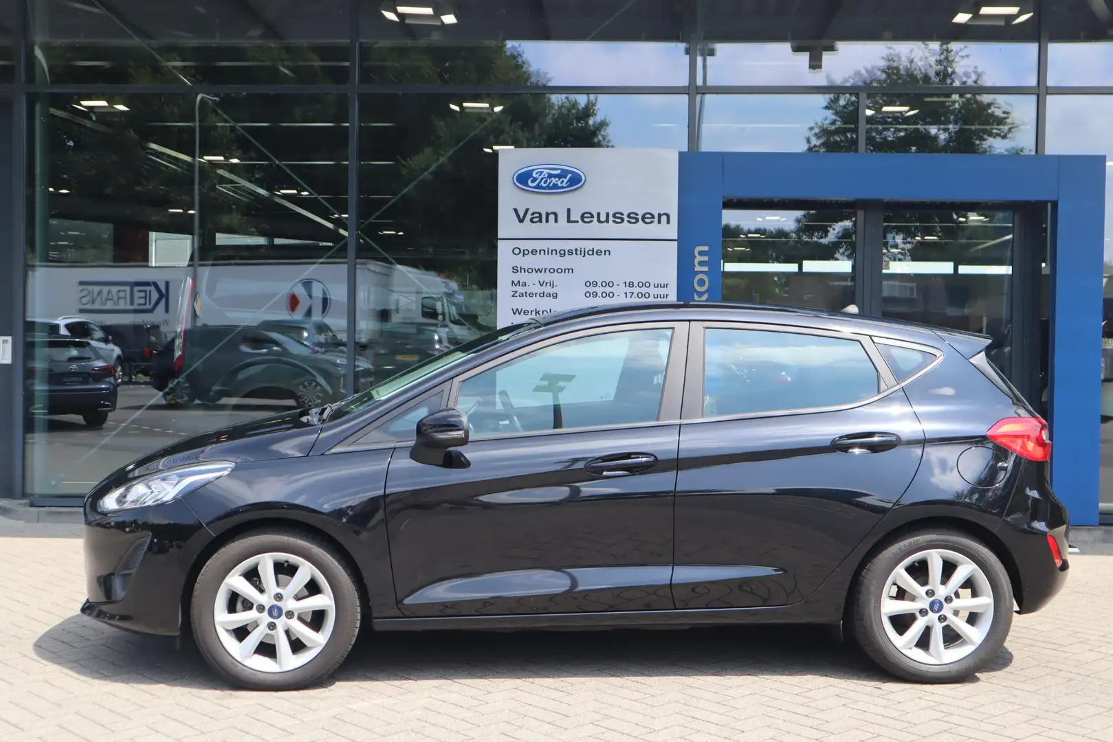 Ford Fiesta 1.1 TREND 5-DEURS AIRCO LM-VELGEN APPLE/ANDROID NA Zwart - 2