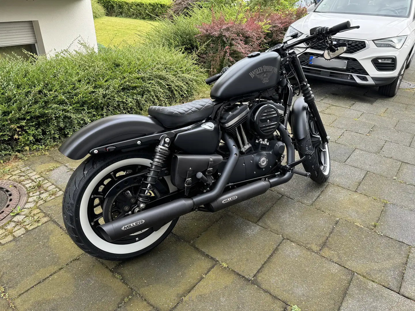 Harley-Davidson Iron 883 XL 883N Iron crna - 2