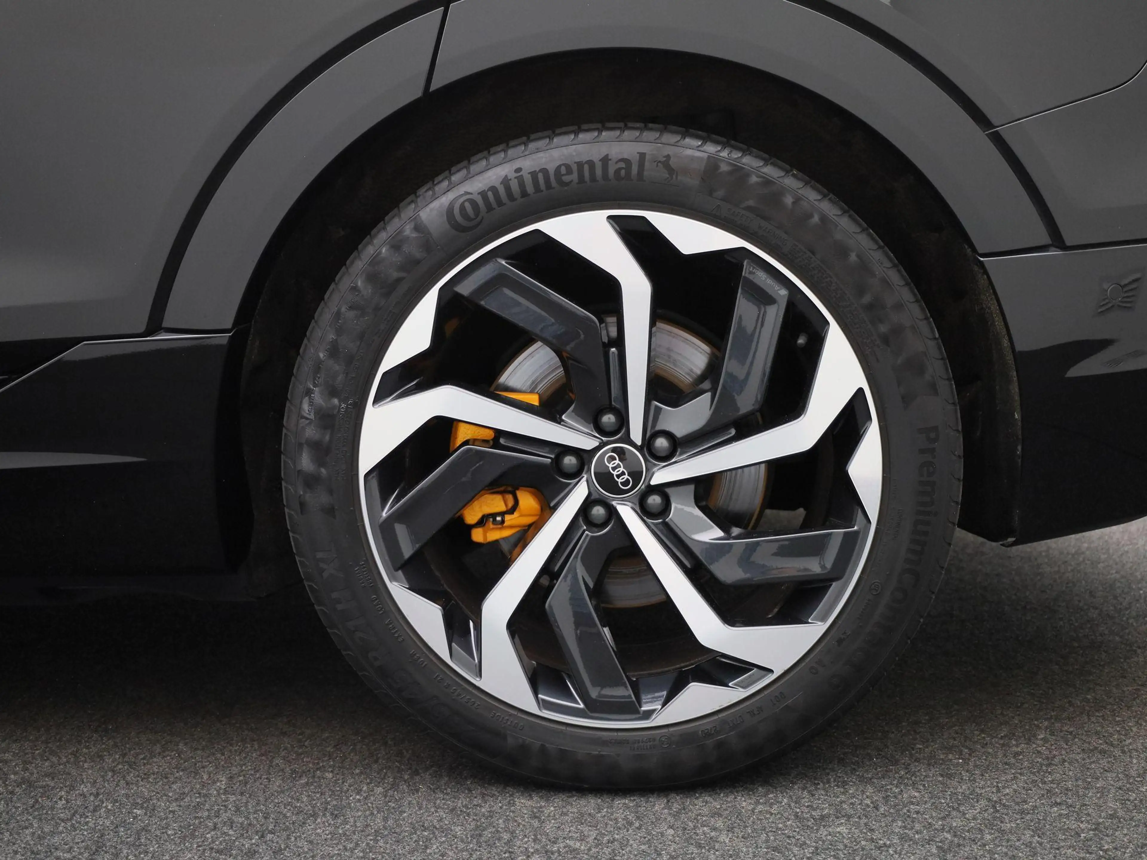 Audi e-tron Sportback 55 quattro S edition 95 kWh — photo 13