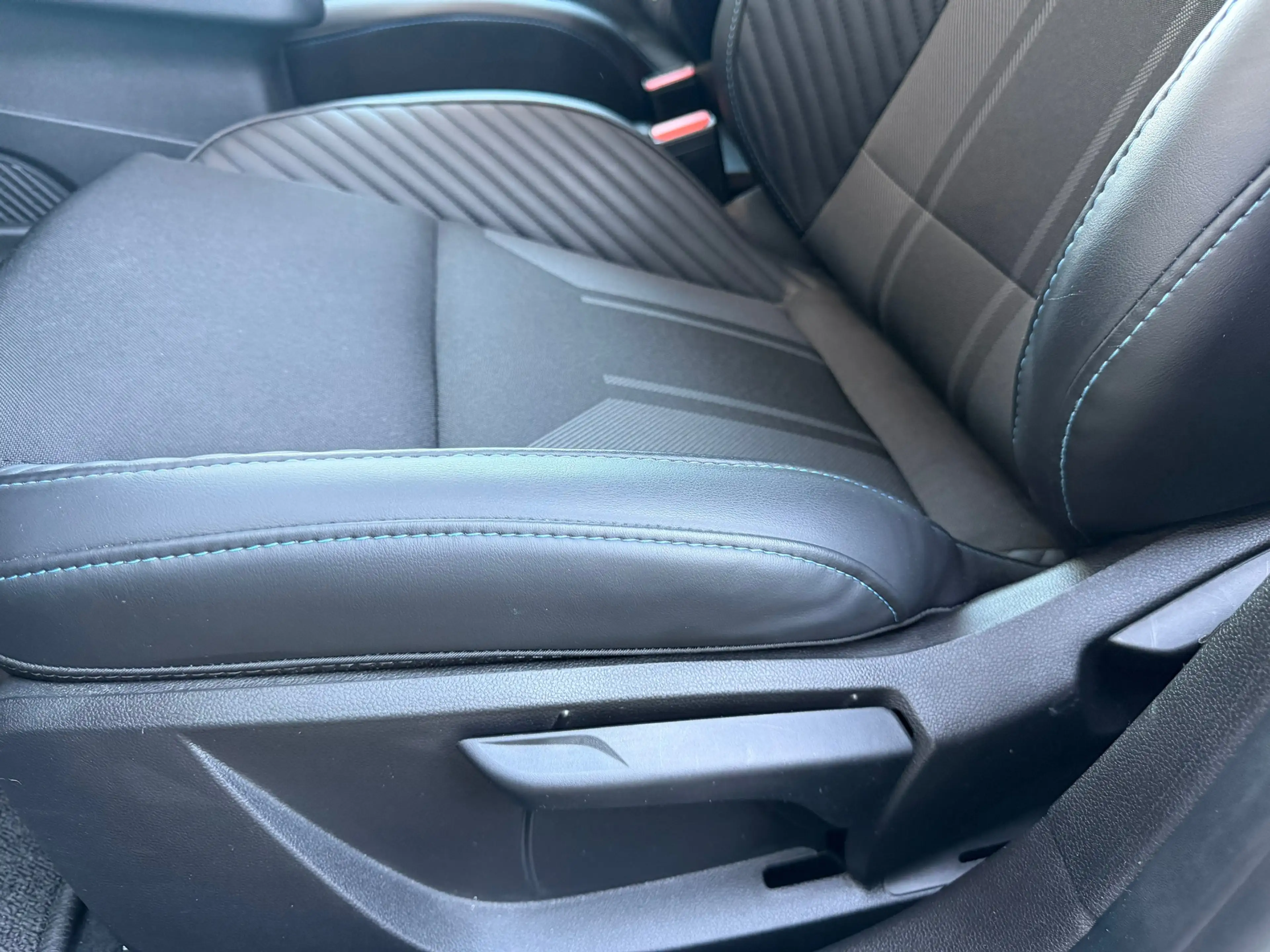 Renault Clio 1.6 E-Tech Full Hybrid 145 esprit Alpine, 4 seizoe — photo 28
