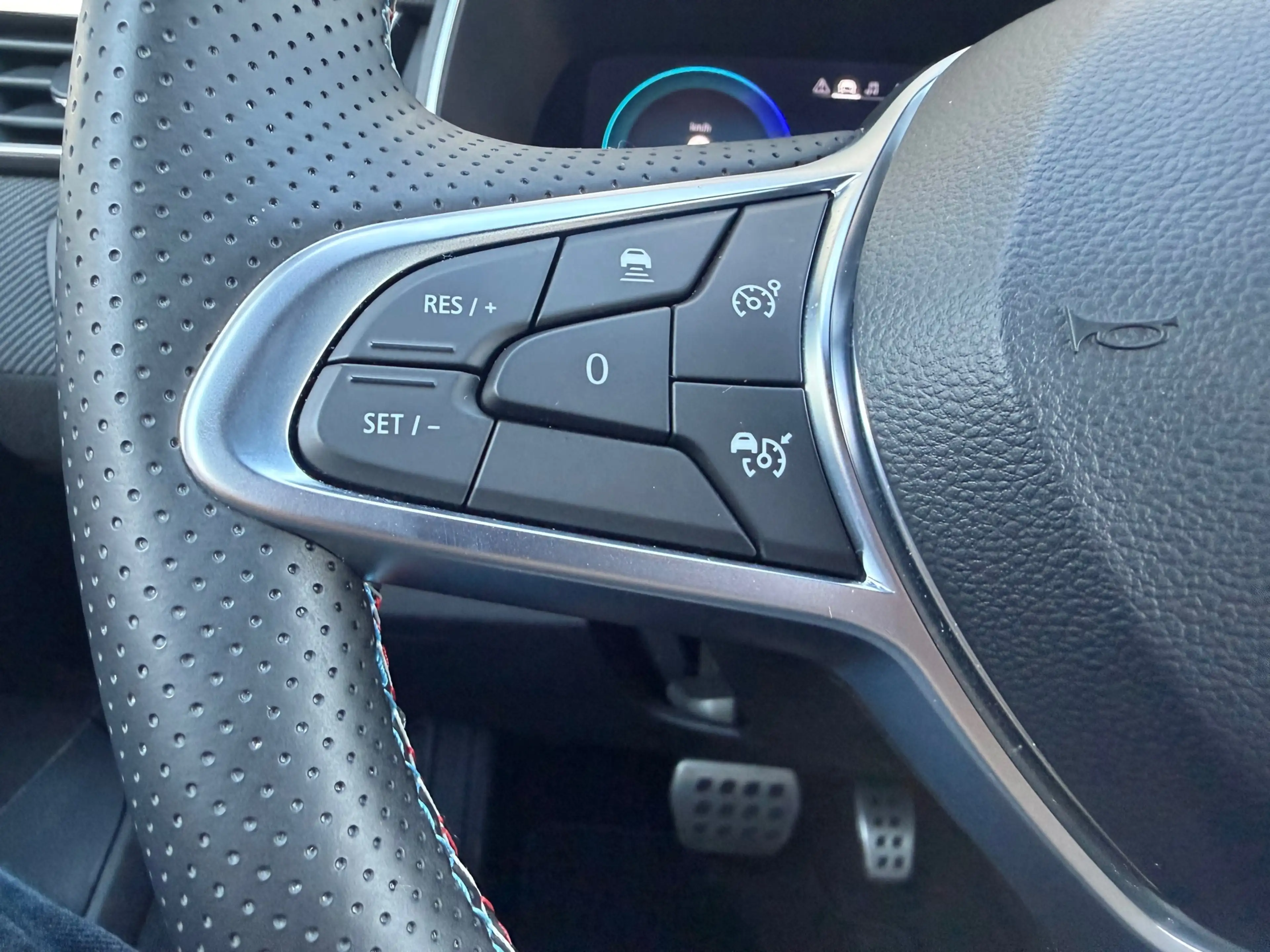 Renault Clio 1.6 E-Tech Full Hybrid 145 esprit Alpine, 4 seizoe — photo 10