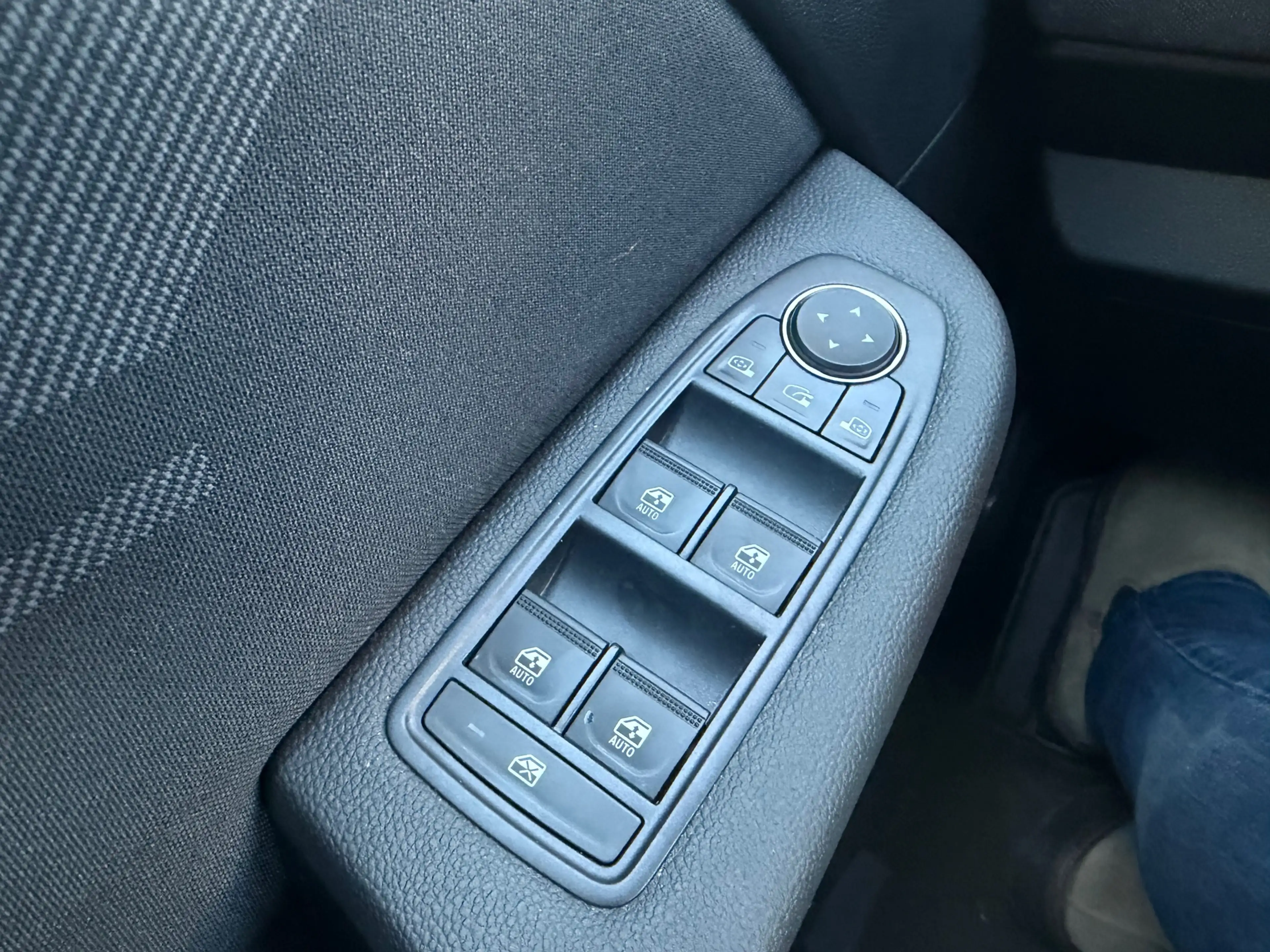 Renault Clio 1.6 E-Tech Full Hybrid 145 esprit Alpine, 4 seizoe — photo 8