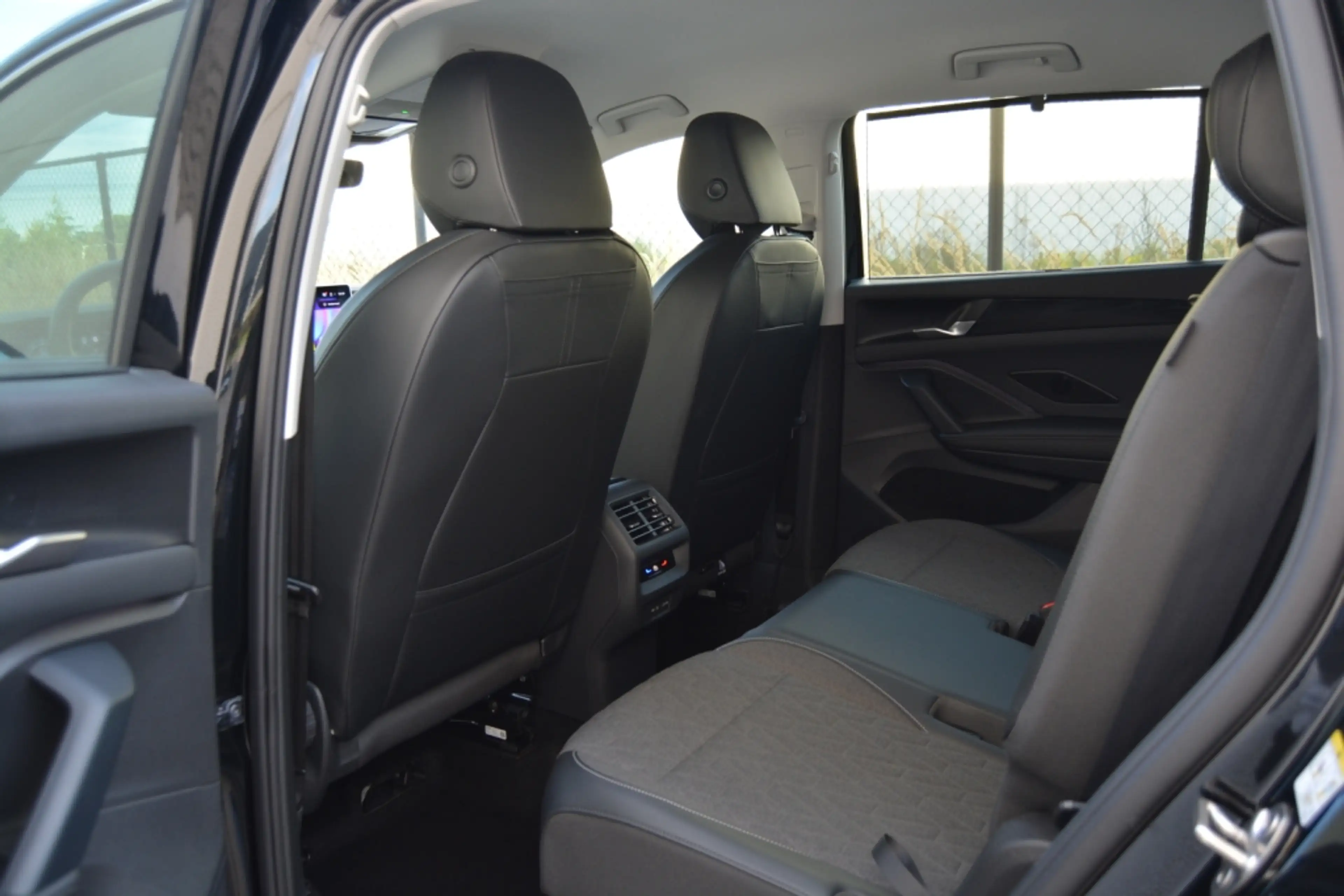 Volkswagen Tayron 1.5eTSI mHEV 150PK 7Plaats - GPS - 360° Camera -Trekhaak - M:2026 — photo 6