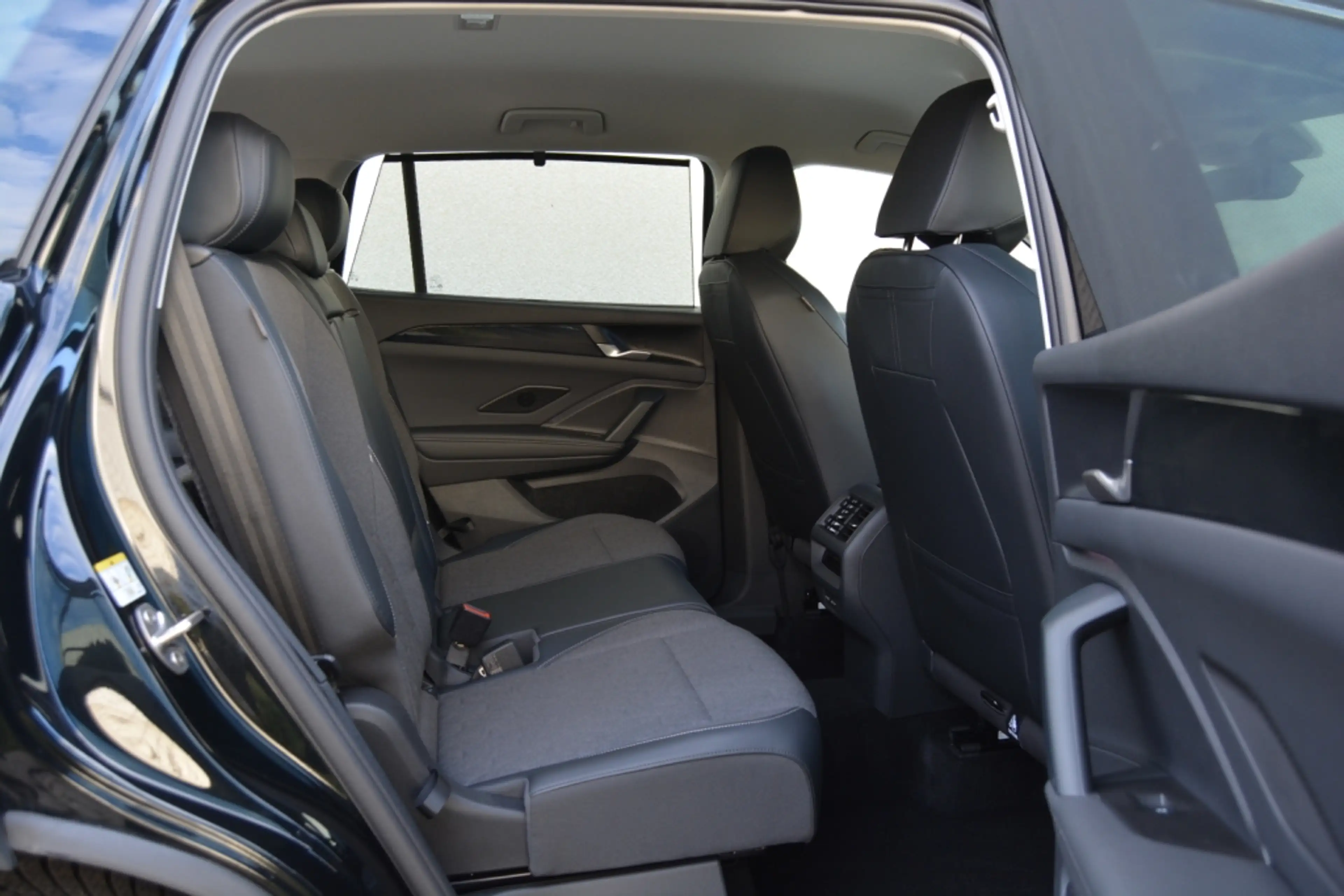 Volkswagen Tayron 1.5eTSI mHEV 150PK 7Plaats - GPS - 360° Camera -Trekhaak - M:2026 — photo 4