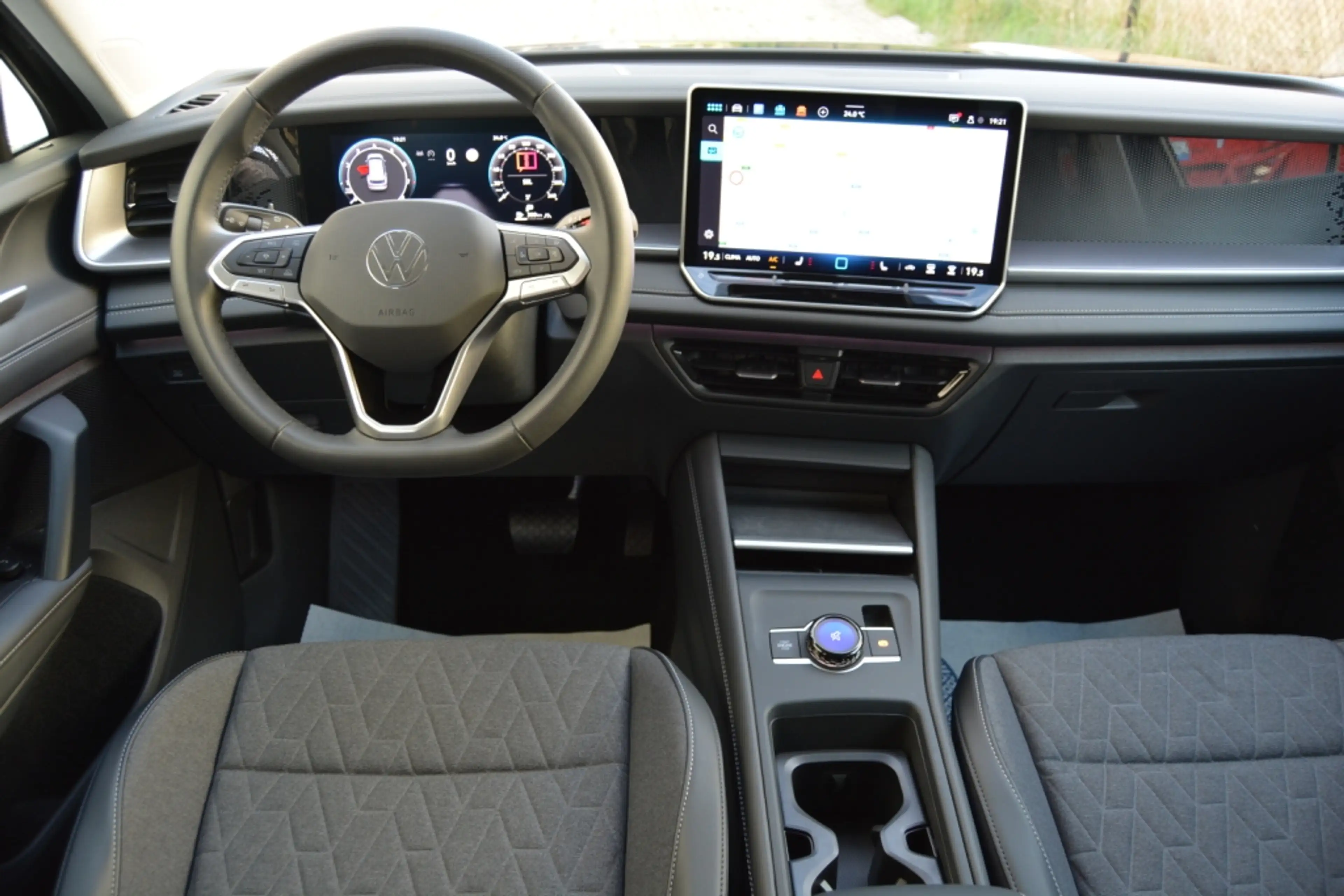Volkswagen Tayron 1.5eTSI mHEV 150PK 7Plaats - GPS - 360° Camera -Trekhaak - M:2026 — photo 3
