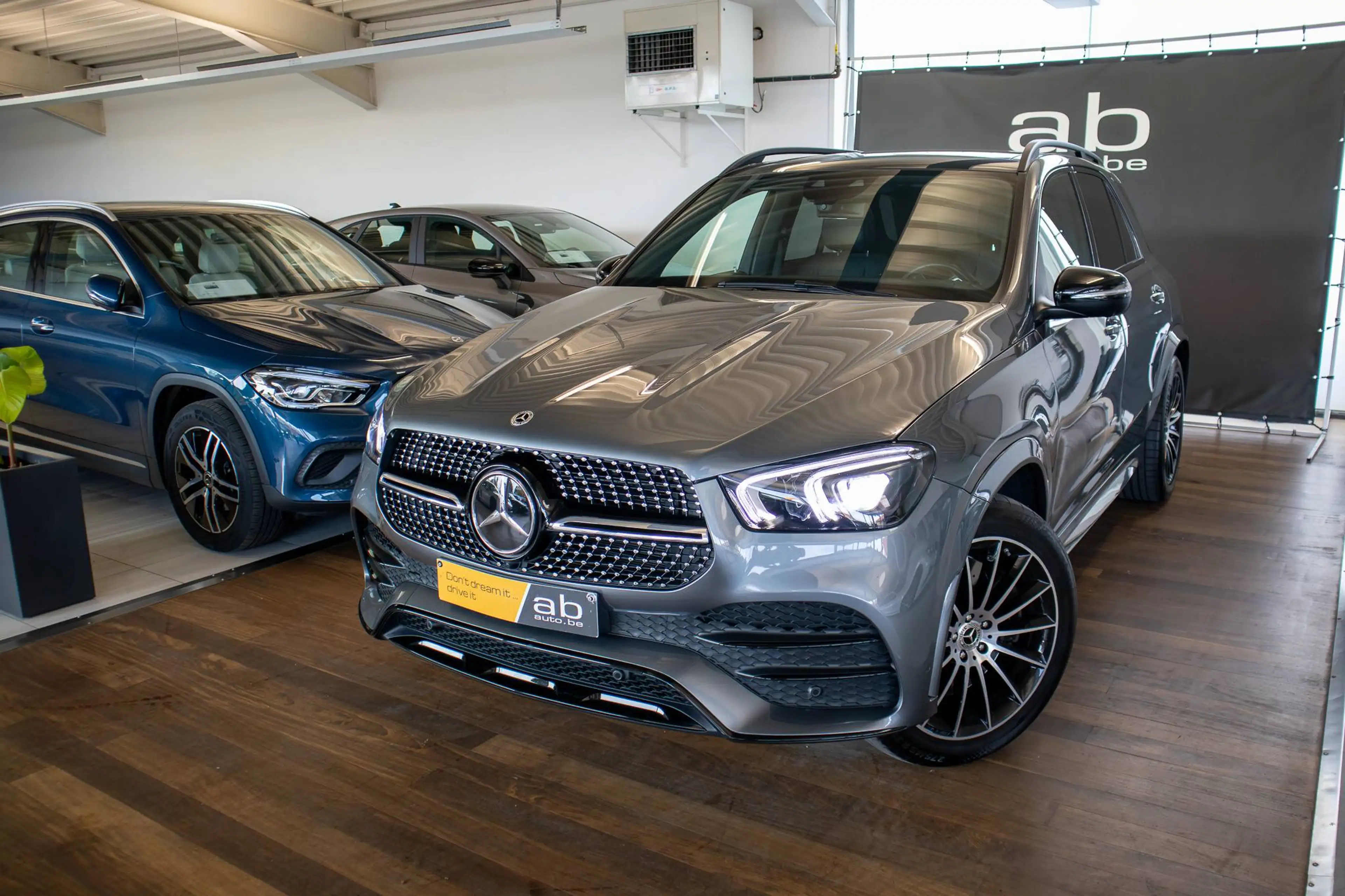 Mercedes-Benz GLE 450 4-MATIC, AMG, 360°, LICHTE VRACHT, BURMESTER, AIR MATIC — photo 2