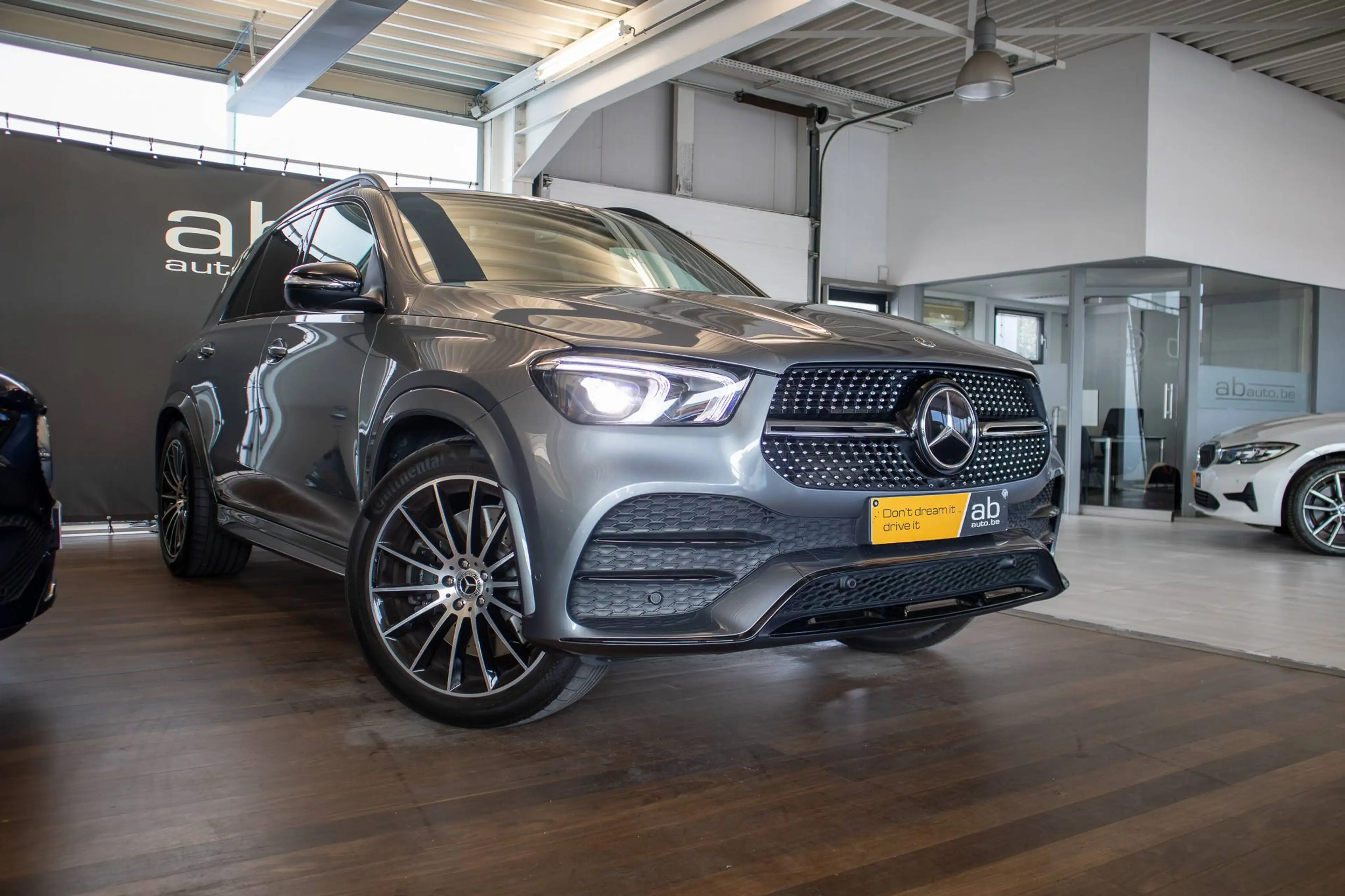 Mercedes-Benz GLE 450 4-MATIC, AMG, 360°, LICHTE VRACHT, BURMESTER, AIR MATIC — photo 3