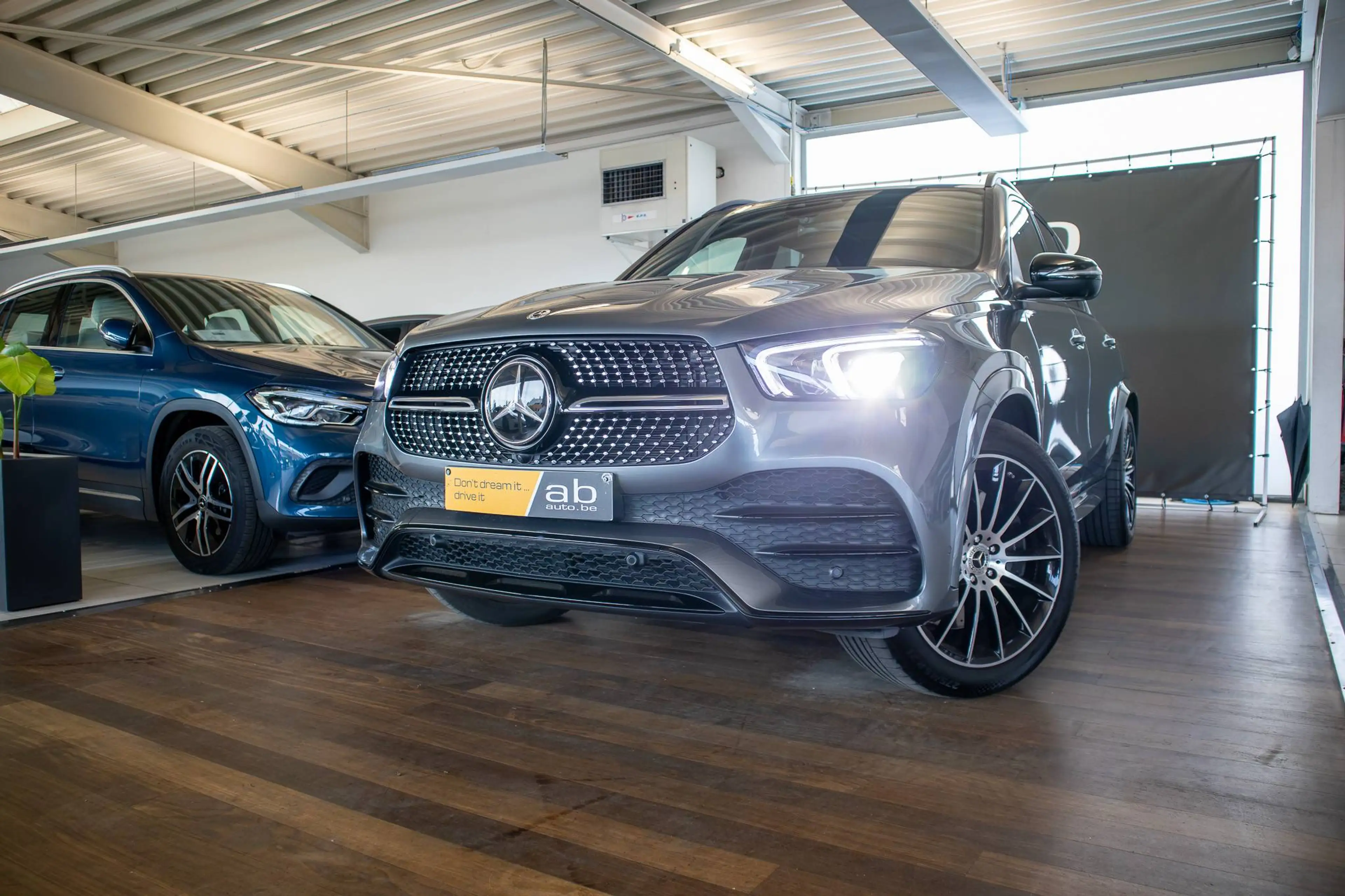 Mercedes-Benz GLE 450 4-MATIC, AMG, 360°, LICHTE VRACHT, BURMESTER, AIR MATIC