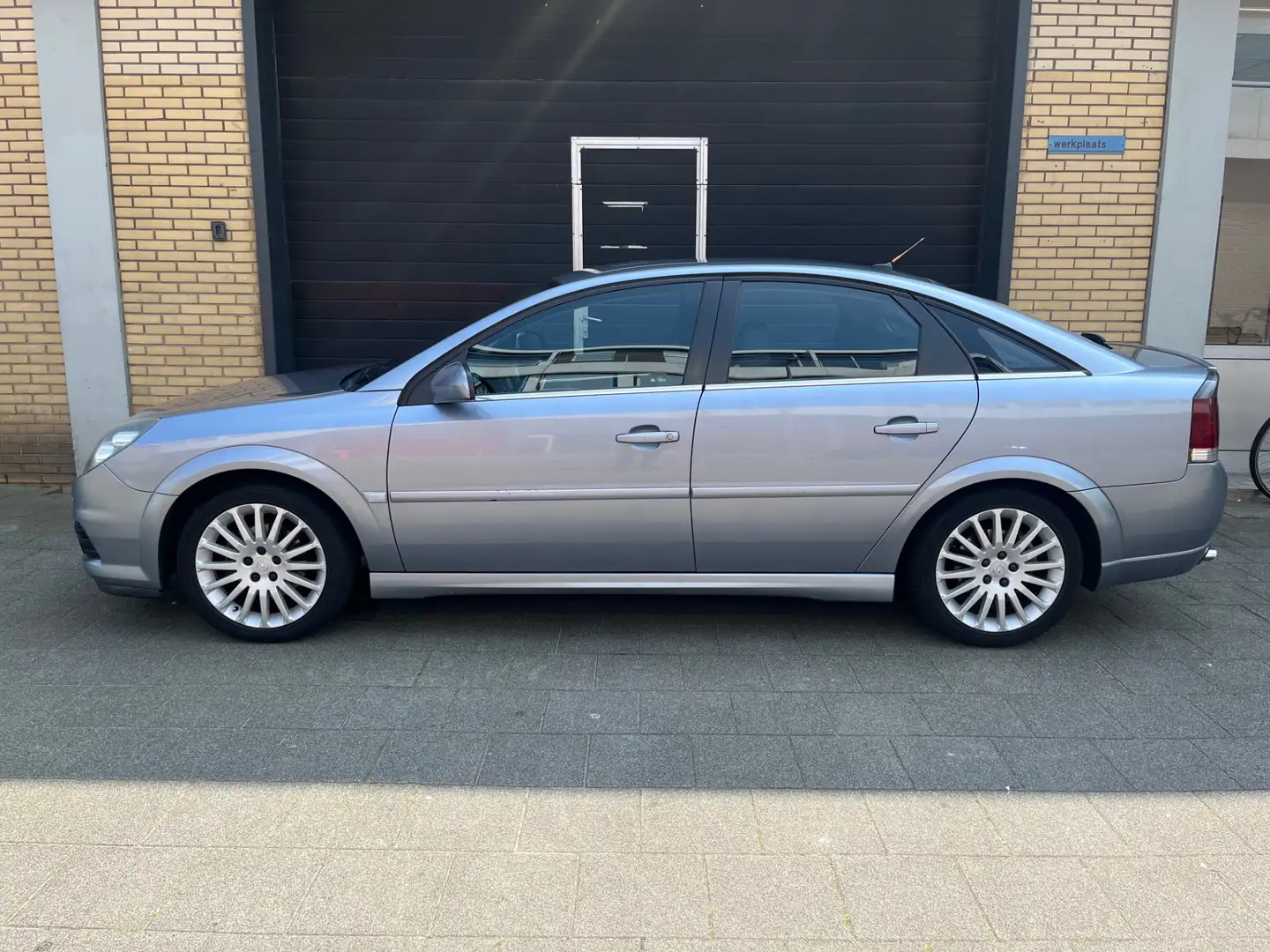 Opel Vectra GTS 2.2-16V Executive Gris - 1