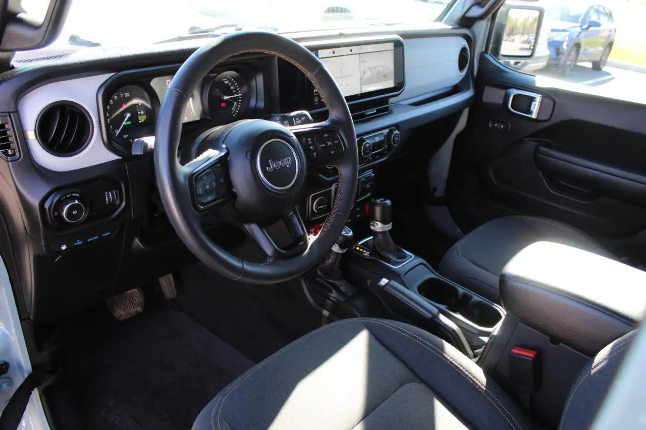 Jeep Wrangler снимка Jeep Wrangler