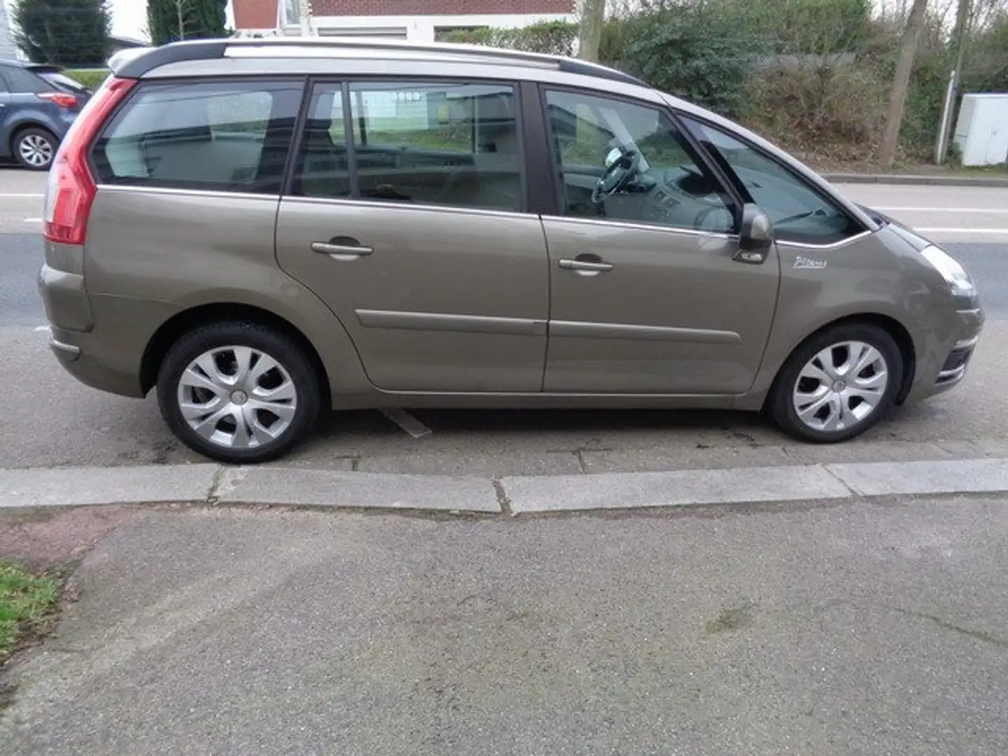 Citroen Grand C4 Picasso Grand C4 Picasso HDi 110 FAP 7 pl Millenium Brun - 1