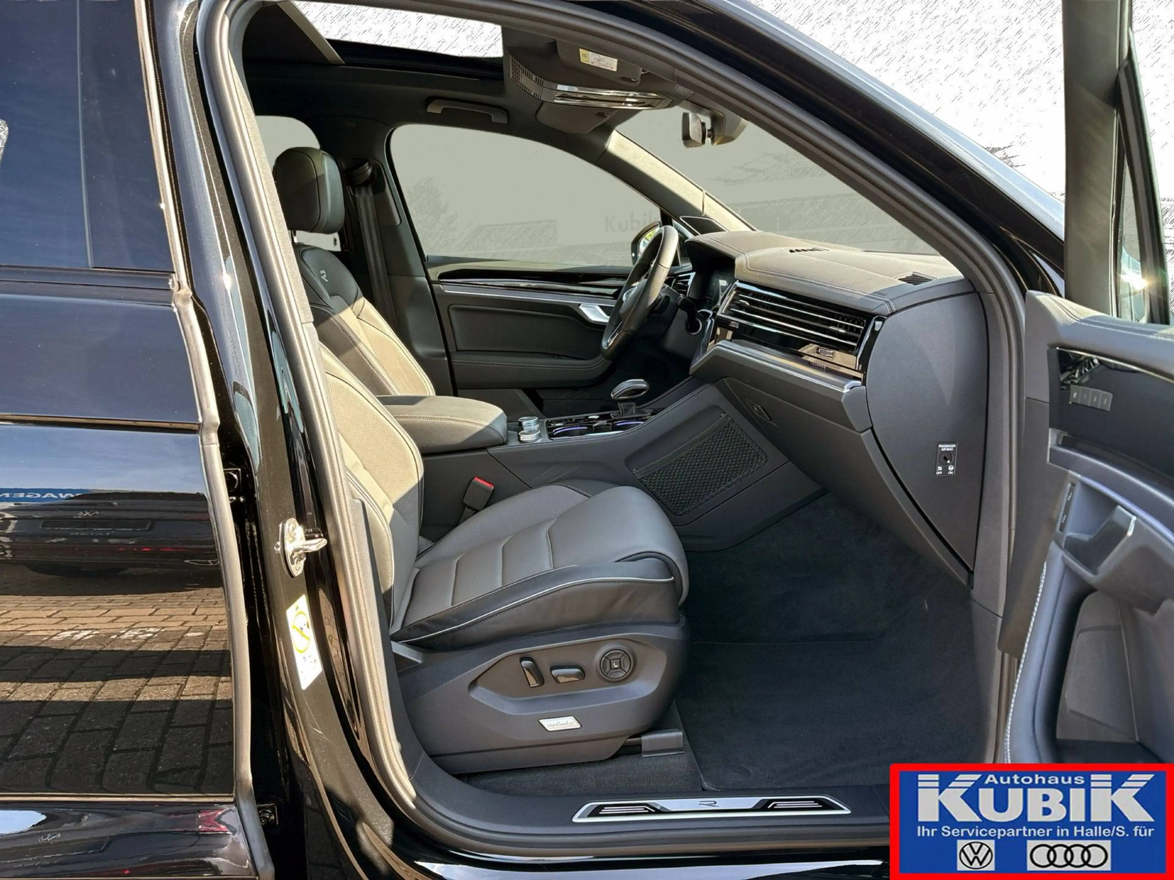 Volkswagen Touareg Touareg R-Line Black Style 3,0 TDI 4motion+Allradlenkung+ — photo 14