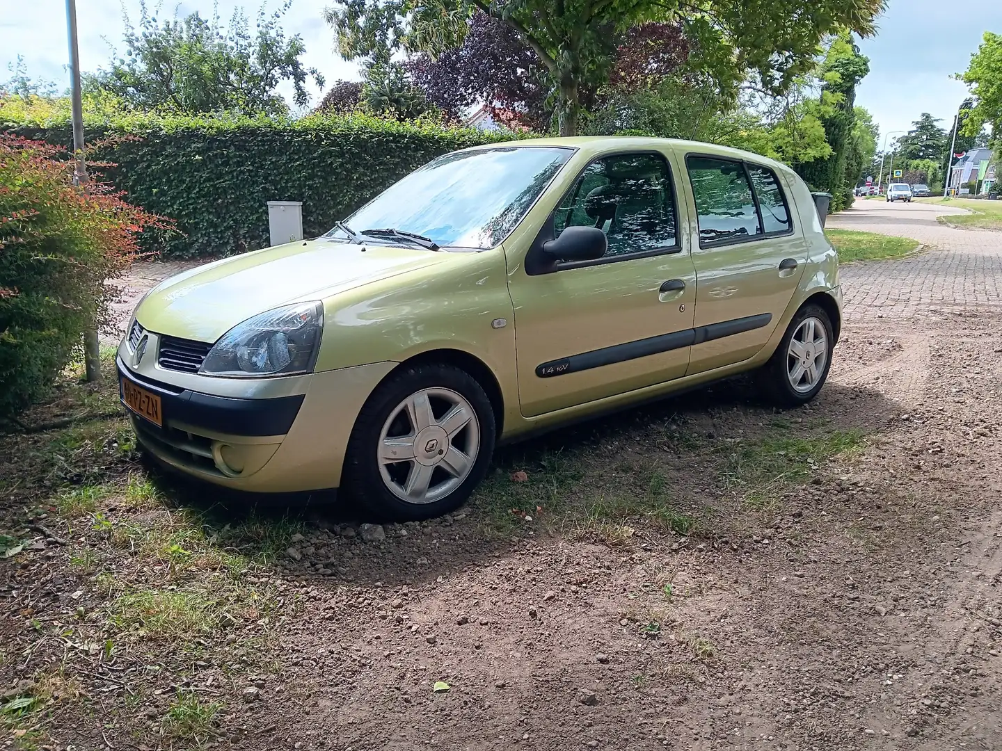 Renault Clio Clio 1.4-16V Dynam. Comf. Groen - 1