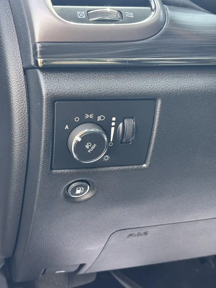 Jeep Grand Cherokee photo Jeep Grand Cherokee
