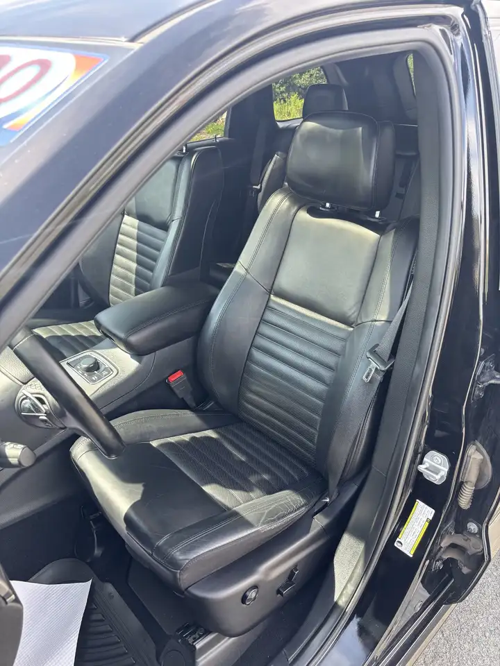 Jeep Grand Cherokee photo Jeep Grand Cherokee