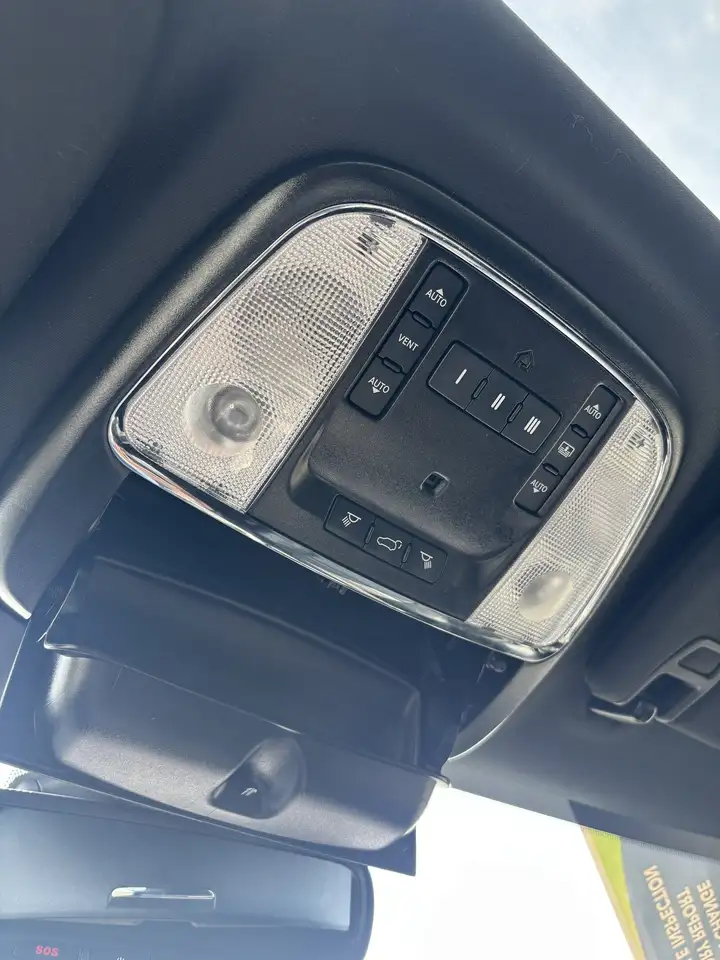 Jeep Grand Cherokee photo Jeep Grand Cherokee