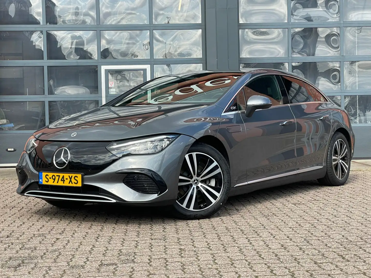 Mercedes-Benz EQE 300 Business Line 89 kWh Gris - 2