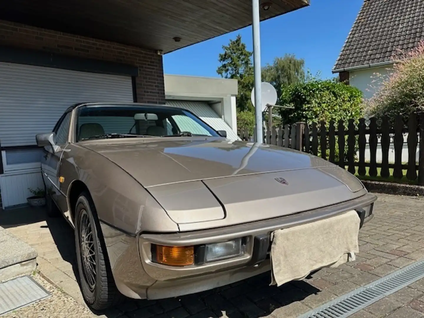 Porsche 924 Золотий - 2