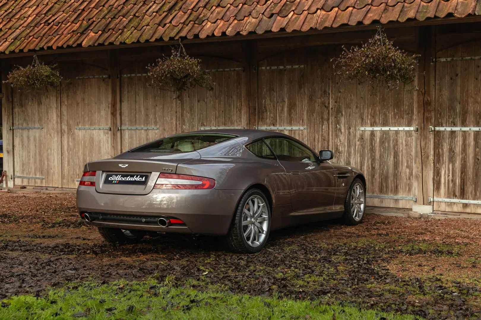 Aston Martin DB9 5.9 V12 Touchtronic Coupe Grijs - 2