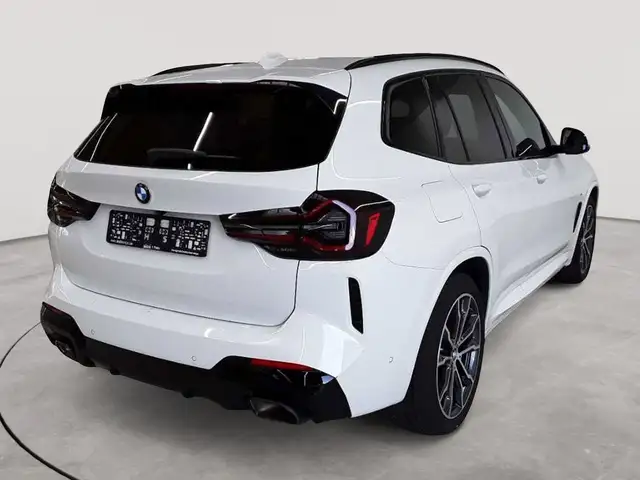 BMW X3 view 4
