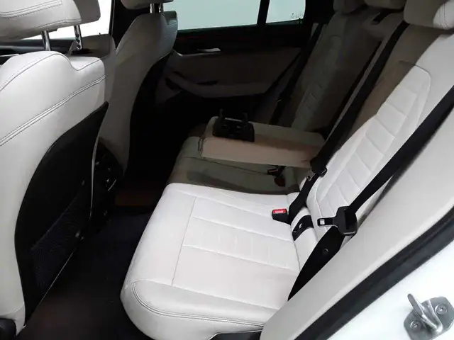 BMW X3 view 13