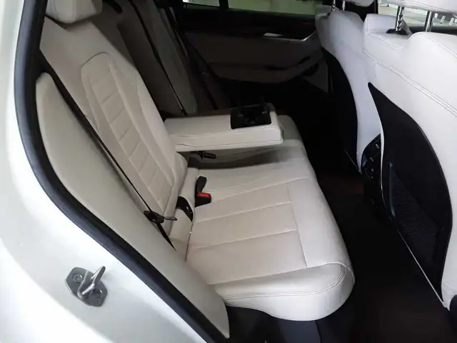 BMW X3 view 14