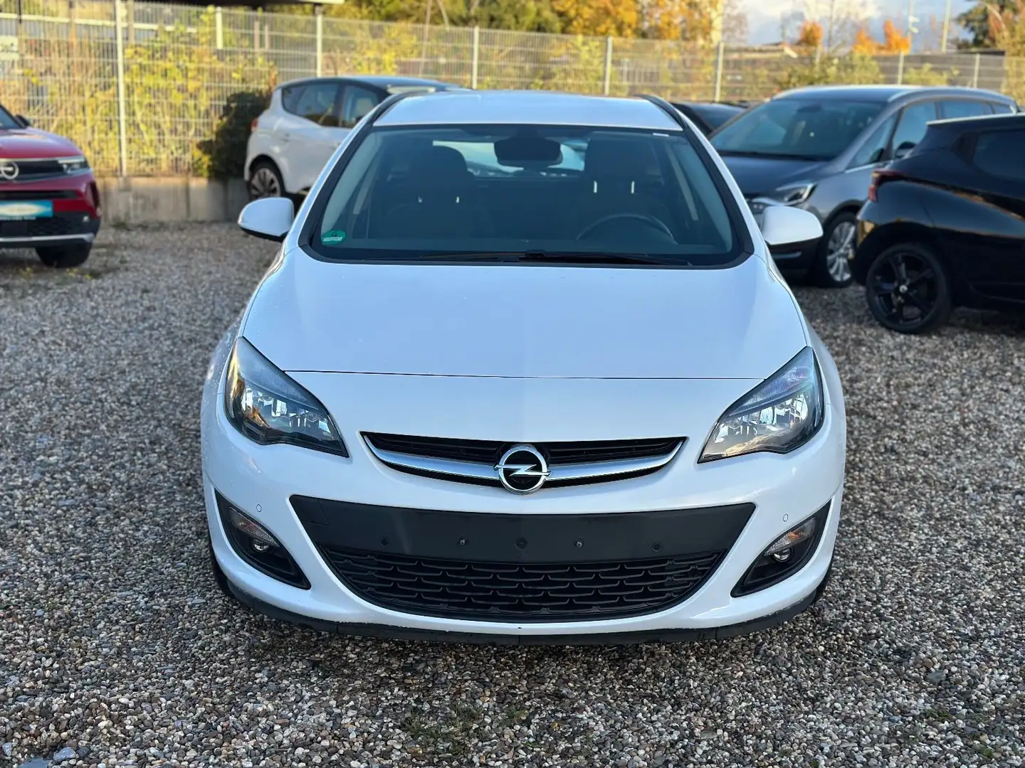 Opel Astra J Sports Tourer Edition Navi Winterpaket Weiß - 2