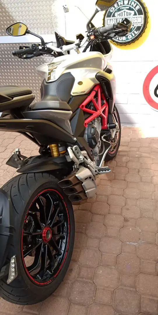 MV Agusta Turismo Veloce 800 Sporttourer, Veloce-Lusso SCS Srebrny - 2