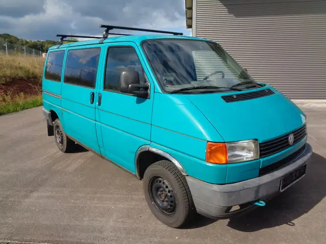 Volkswagen Transporter view 3