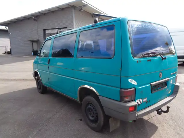 Volkswagen Transporter view 6