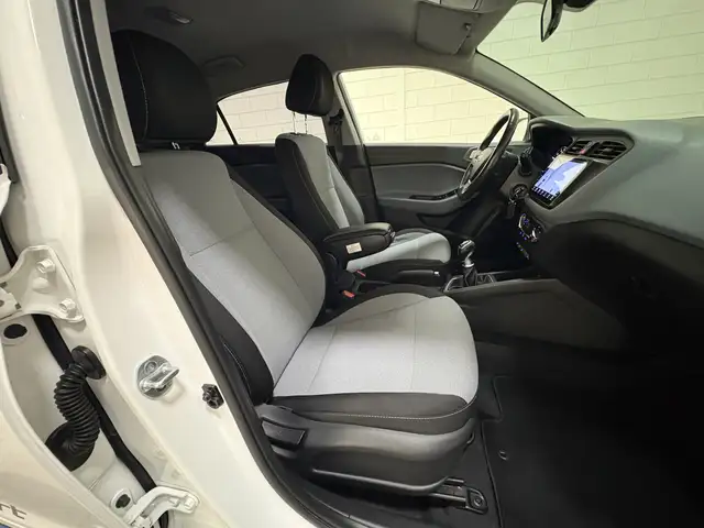 Hyundai I20 view 17