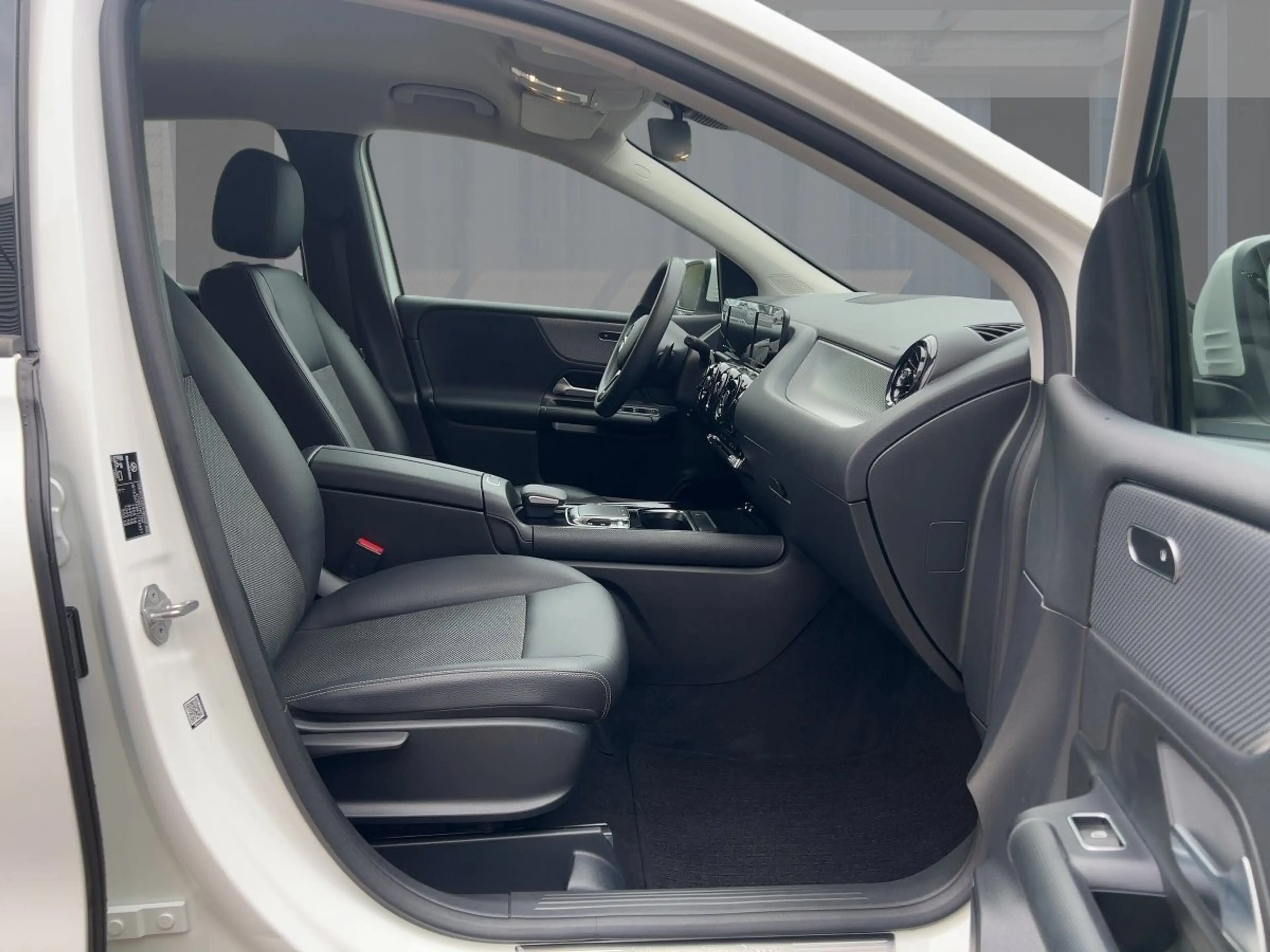 Mercedes-Benz B 180 B 180 Automatik — photo 8