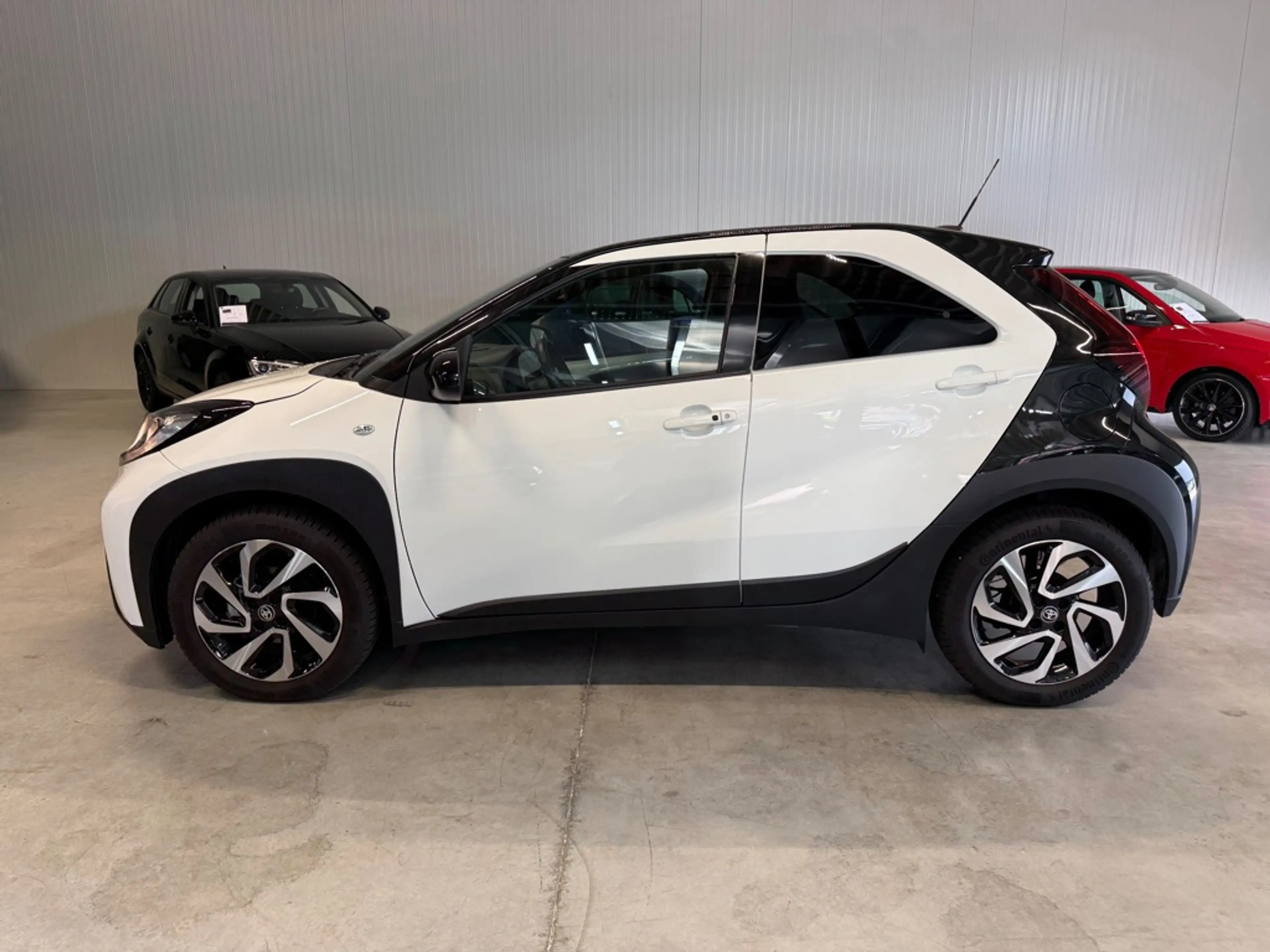Toyota Aygo X 1.0 VVT-i S-CVT Pulse automaat — photo 2