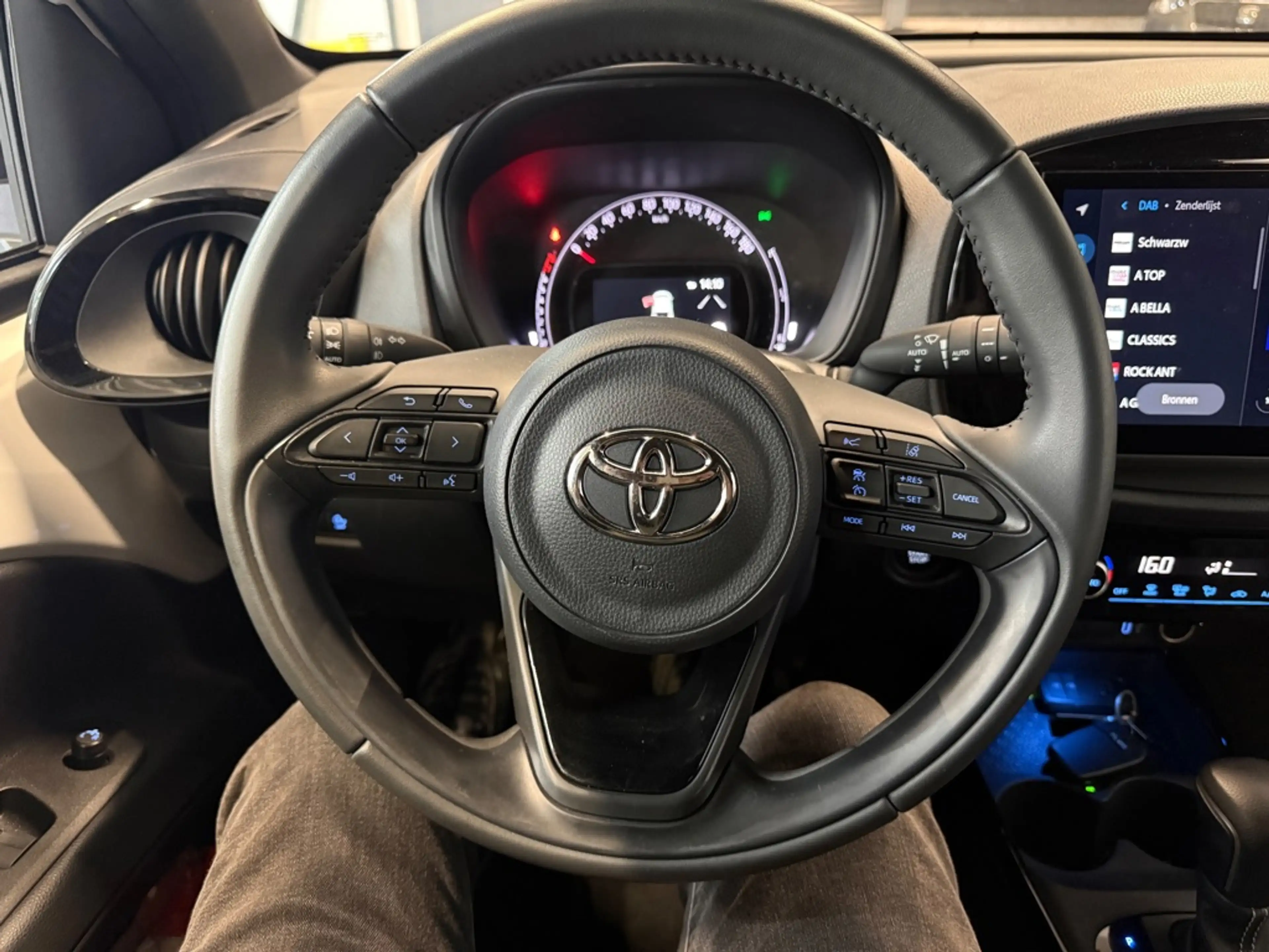 Toyota Aygo X 1.0 VVT-i S-CVT Pulse automaat — photo 9