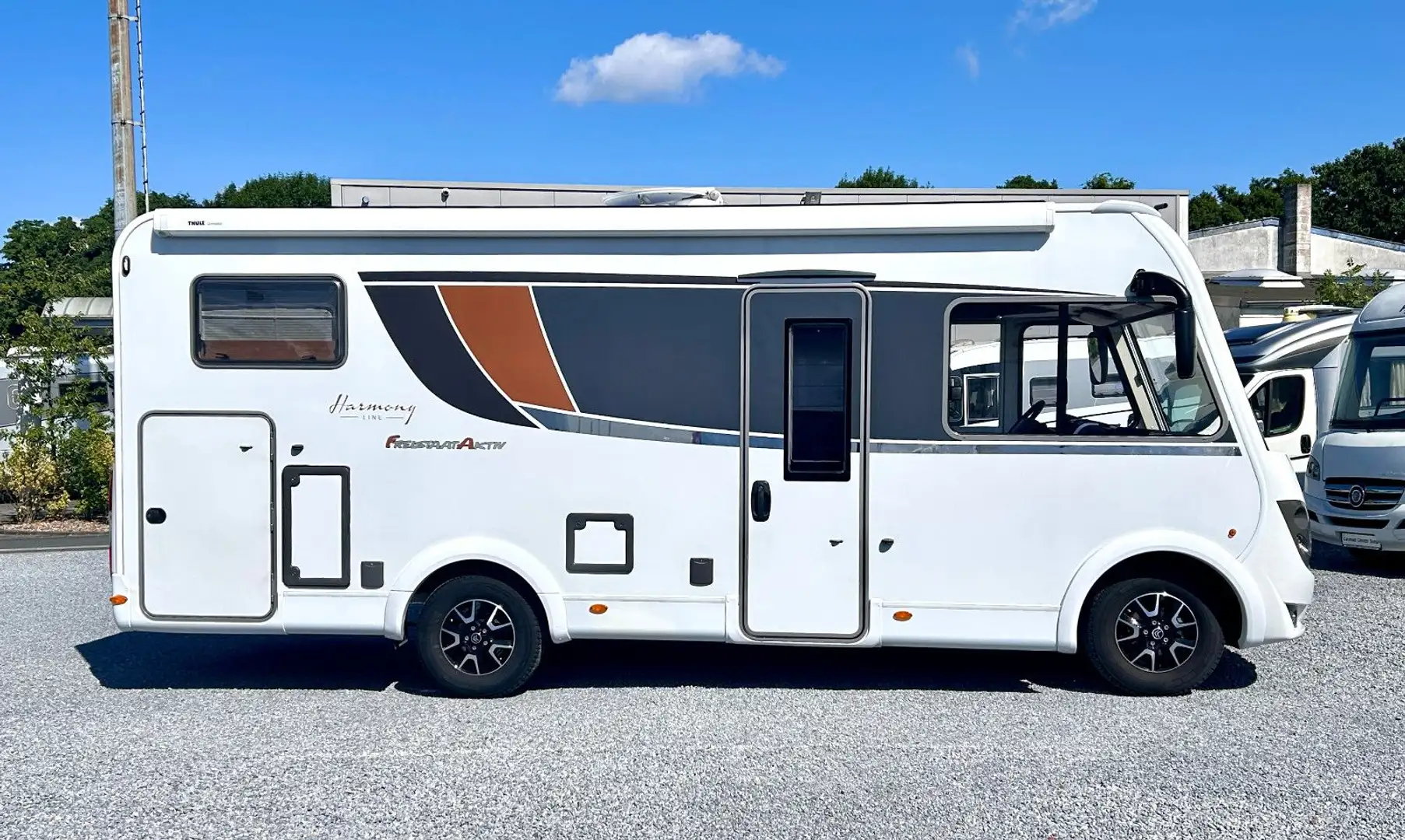 Bürstner Lyseo I 690 Harmony Line *Einzelbetten-Hubbett* Wit - 2