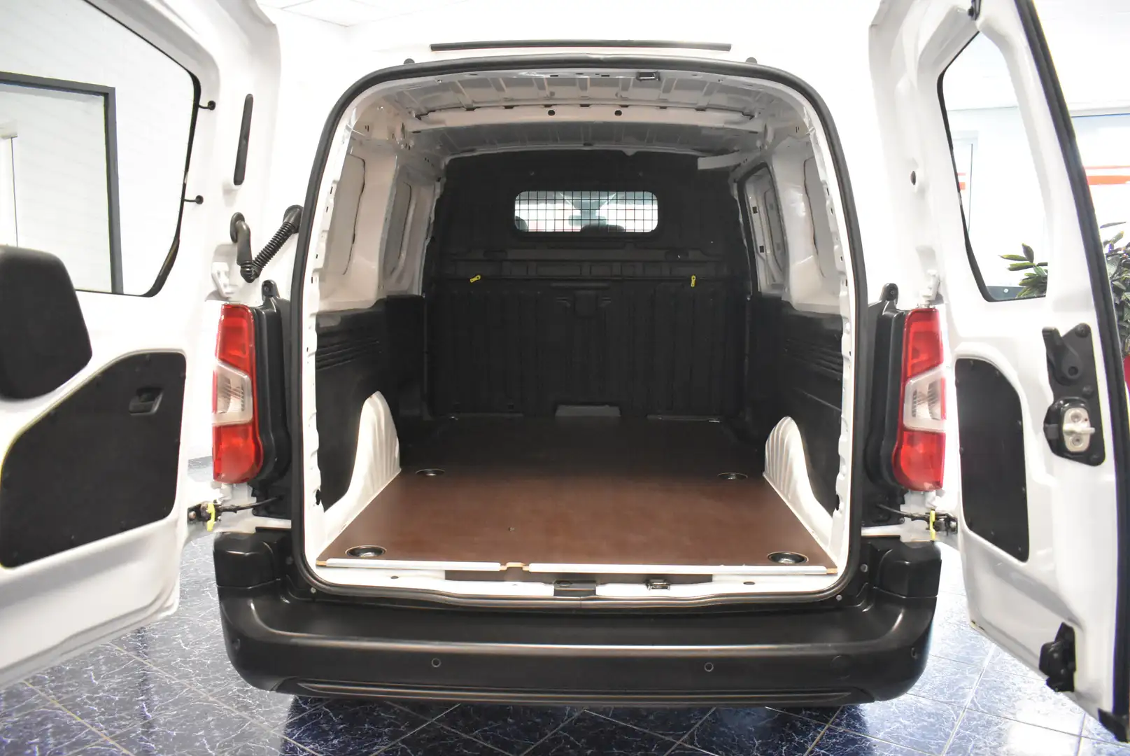 Opel Combo L2 Lang 3-Sitze erh. Nutzlast XL GripC PDC Weiß - 1