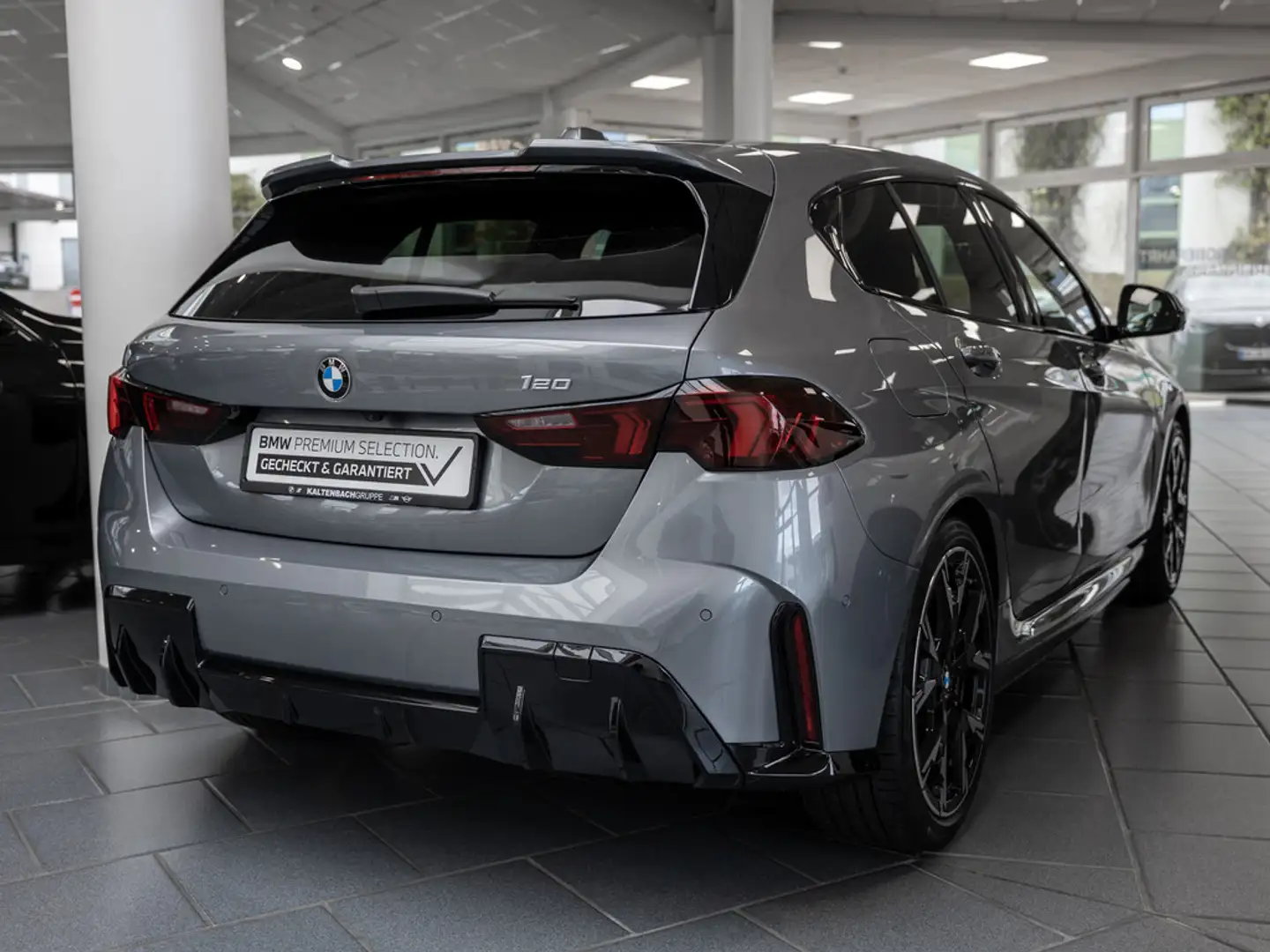 BMW 120 i M-Sport Pro PANO 360° HUD NAVI H/K LED Grau - 2