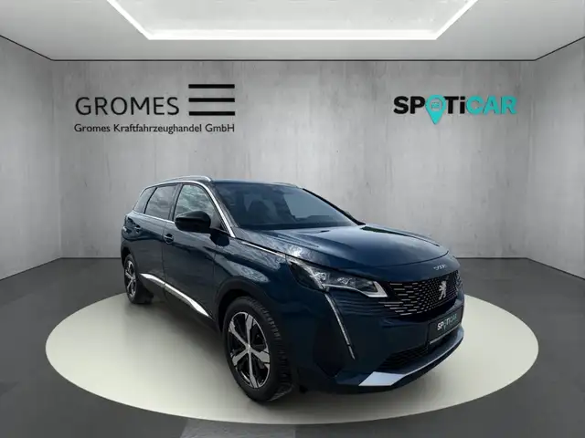 Peugeot 5008 main image
