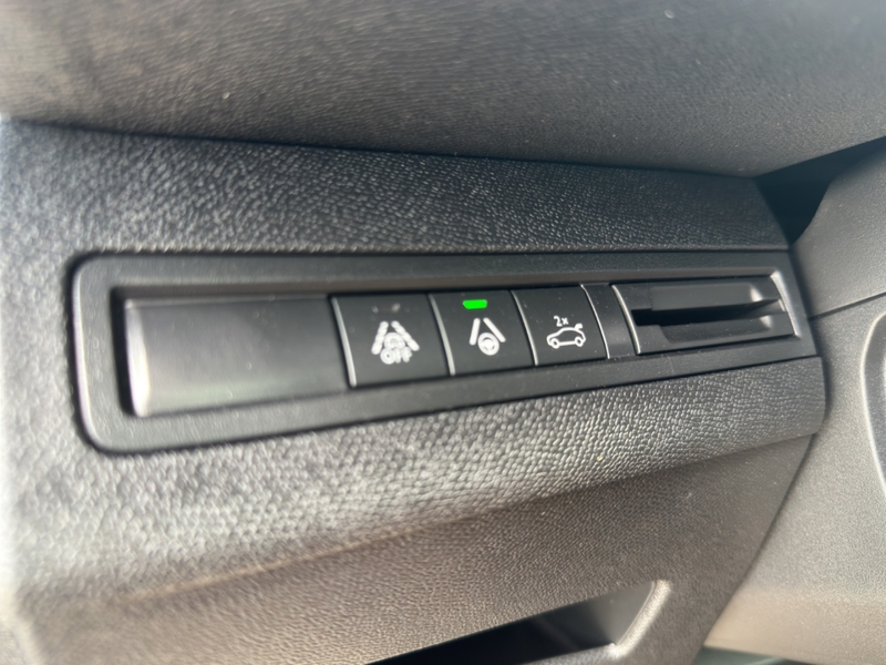 Peugeot 5008 GT BlueHDi 130 EAT8 7-Sitzer El. Panodach Navi Dig — photo 20