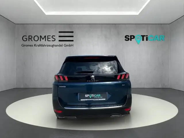 Peugeot 5008 view 4