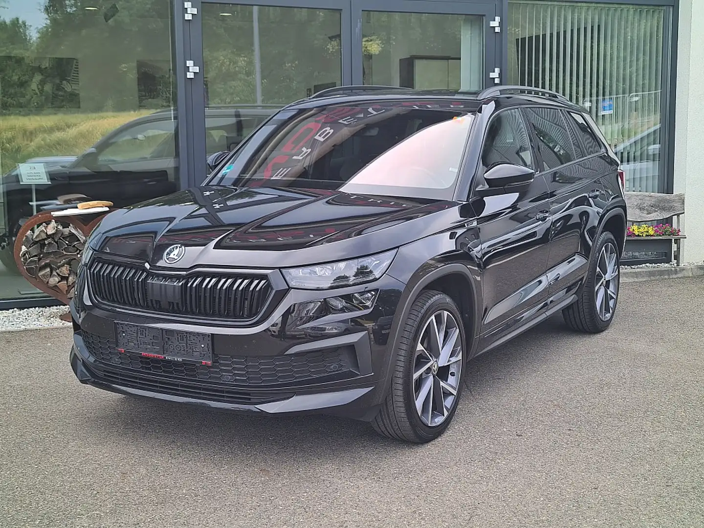 Skoda Kodiaq 2,0 TDI SCR Sportline DSG Schwarz - 2