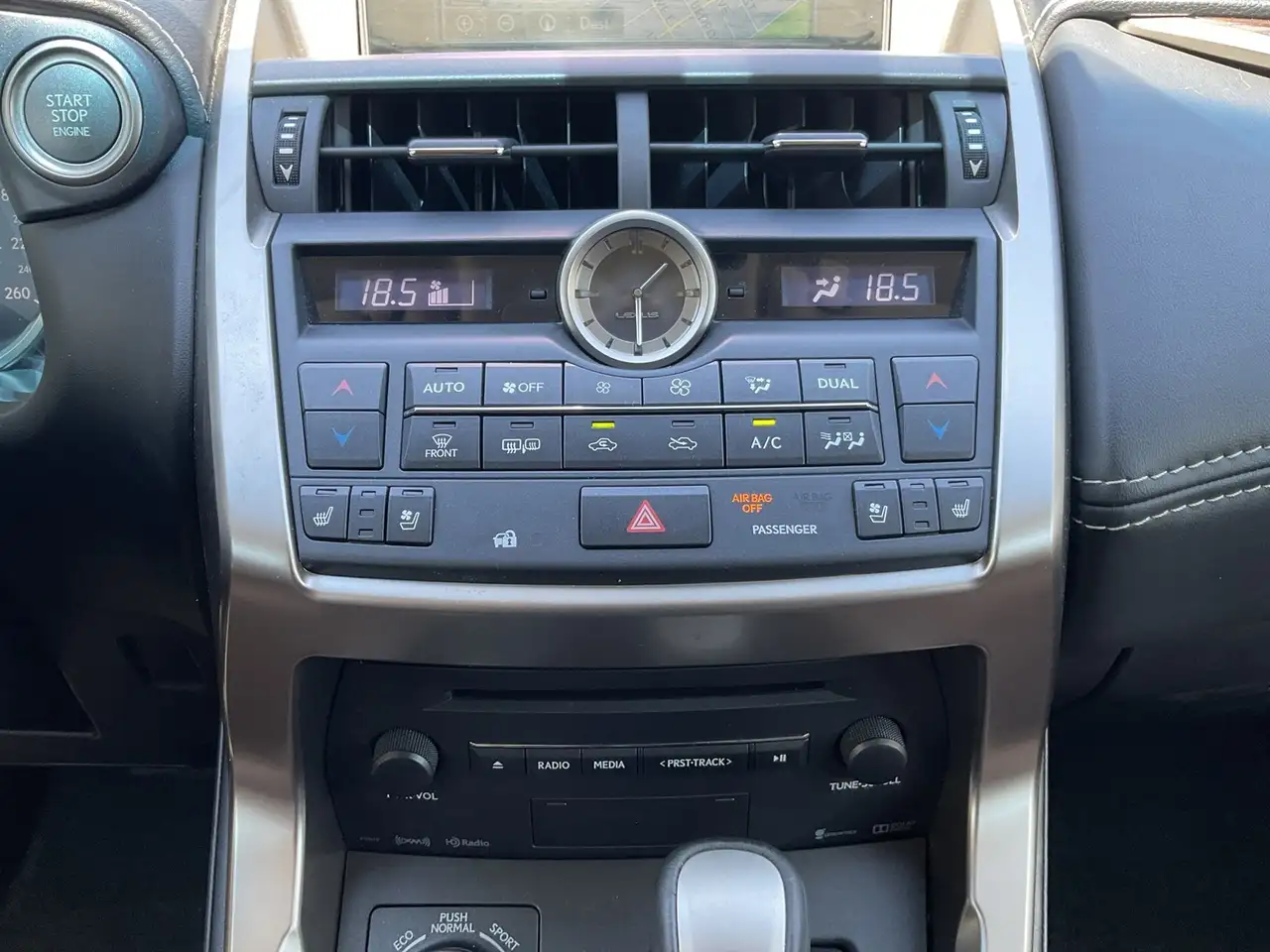 Lexus NX снимка Lexus NX