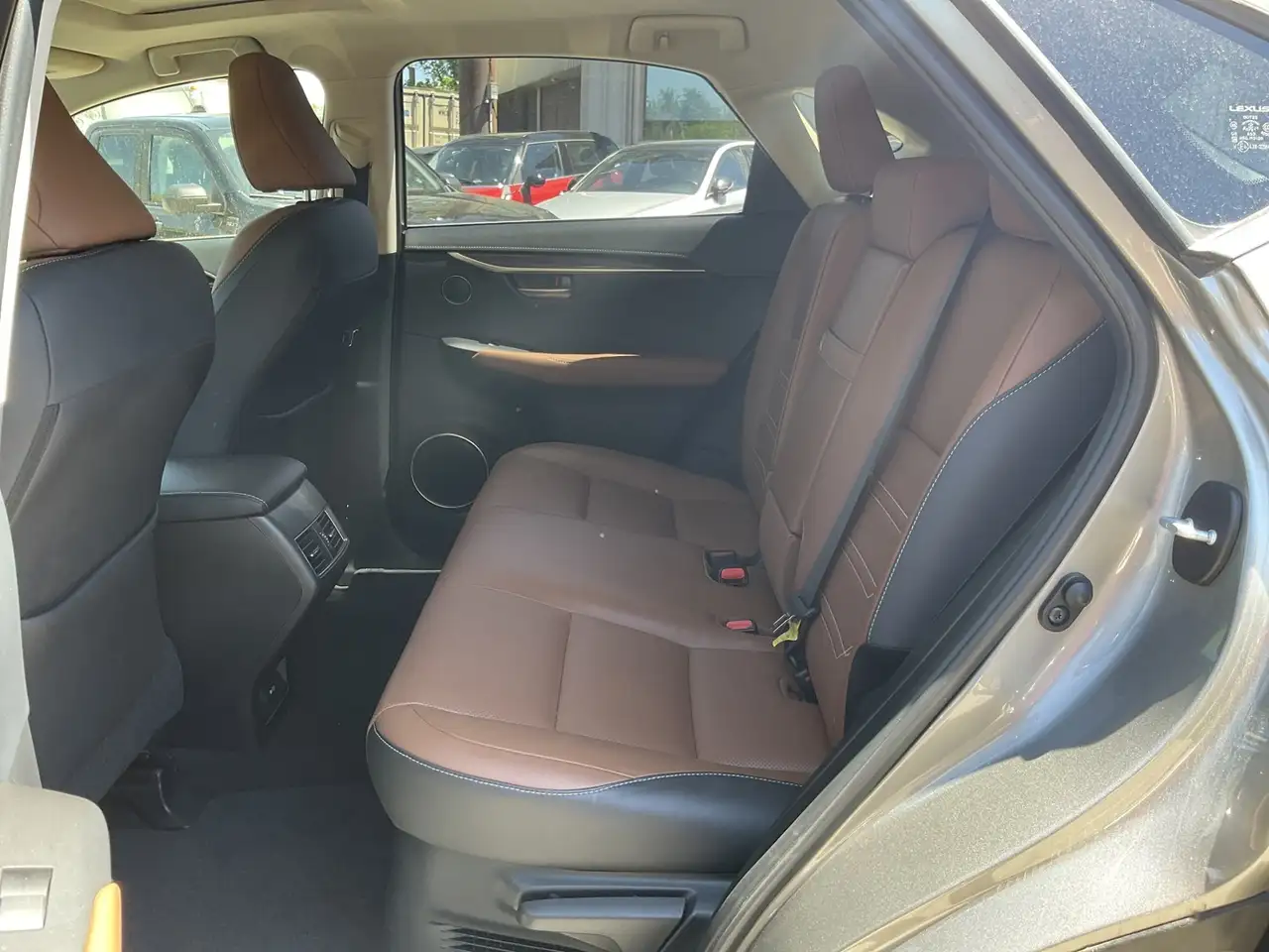 Lexus NX снимка Lexus NX