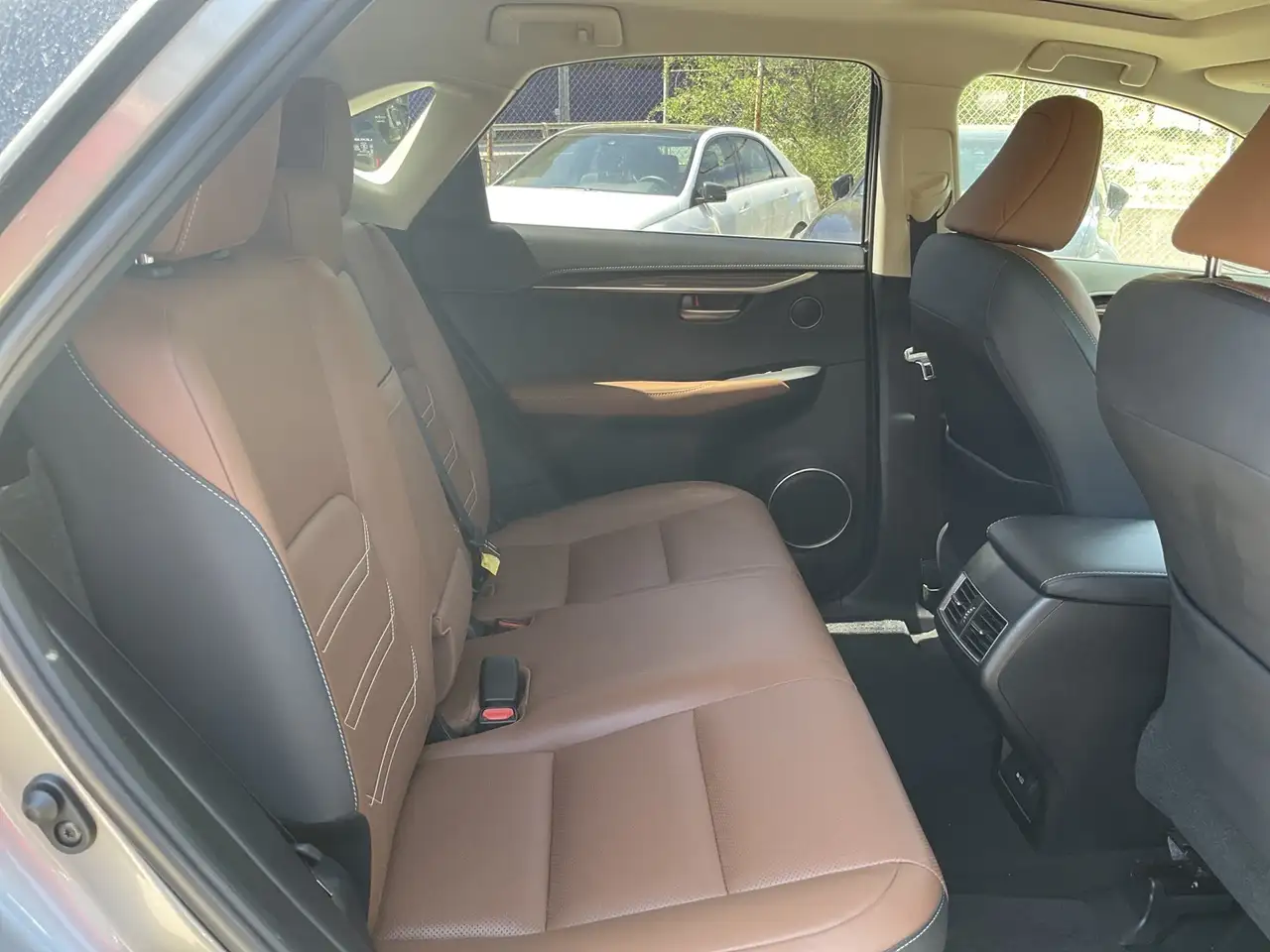 Lexus NX снимка Lexus NX